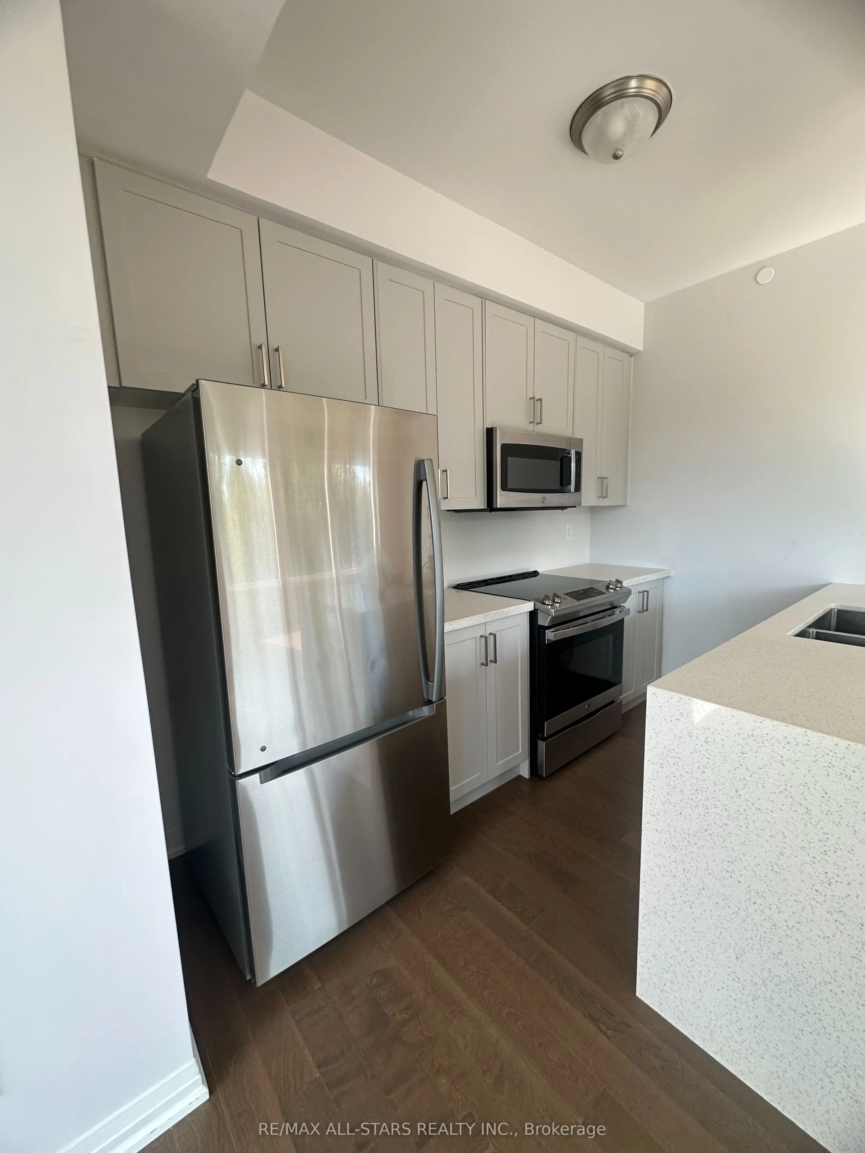 164 Cemetery Road, #303