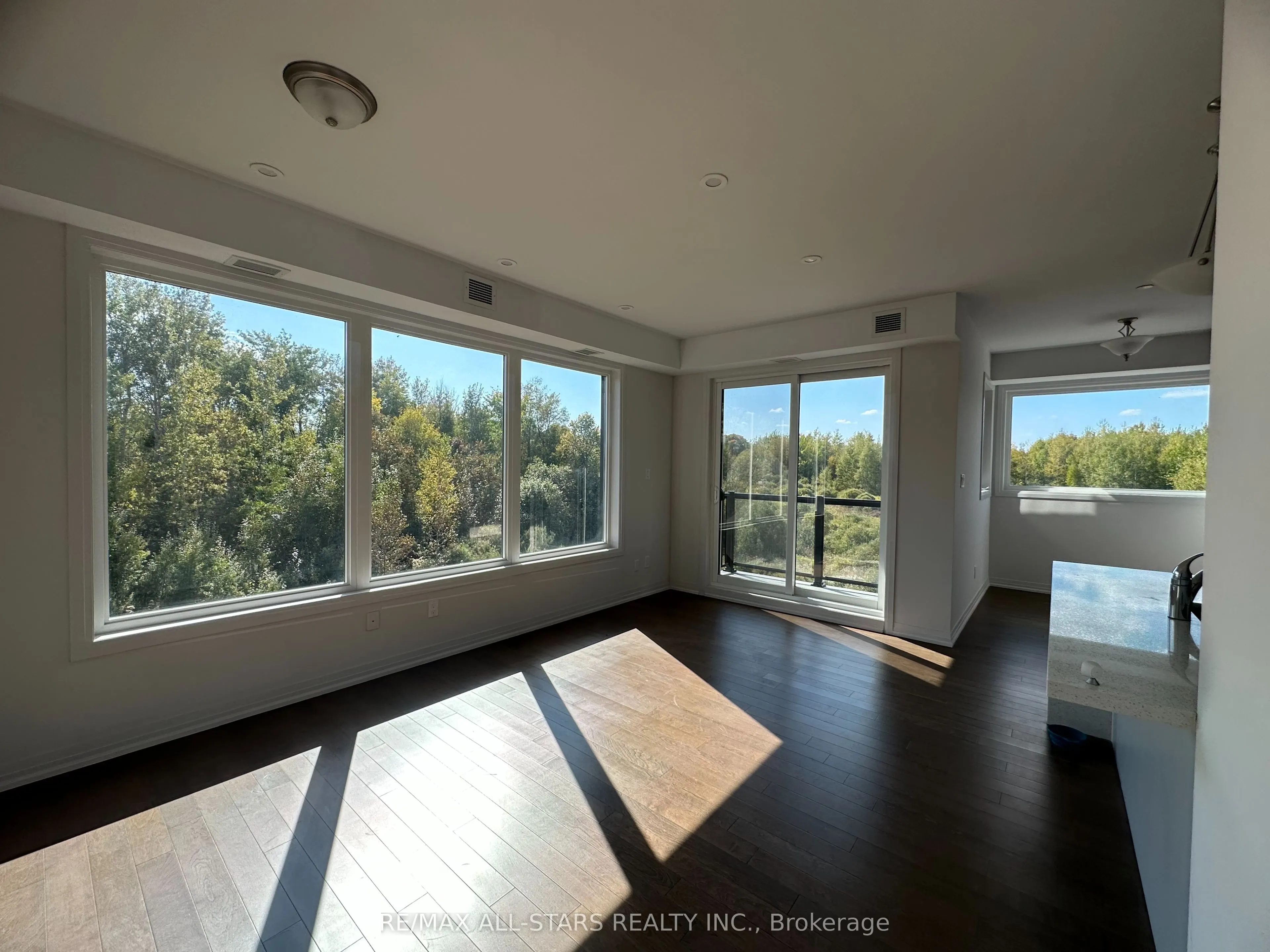 164 Cemetery Road, #303