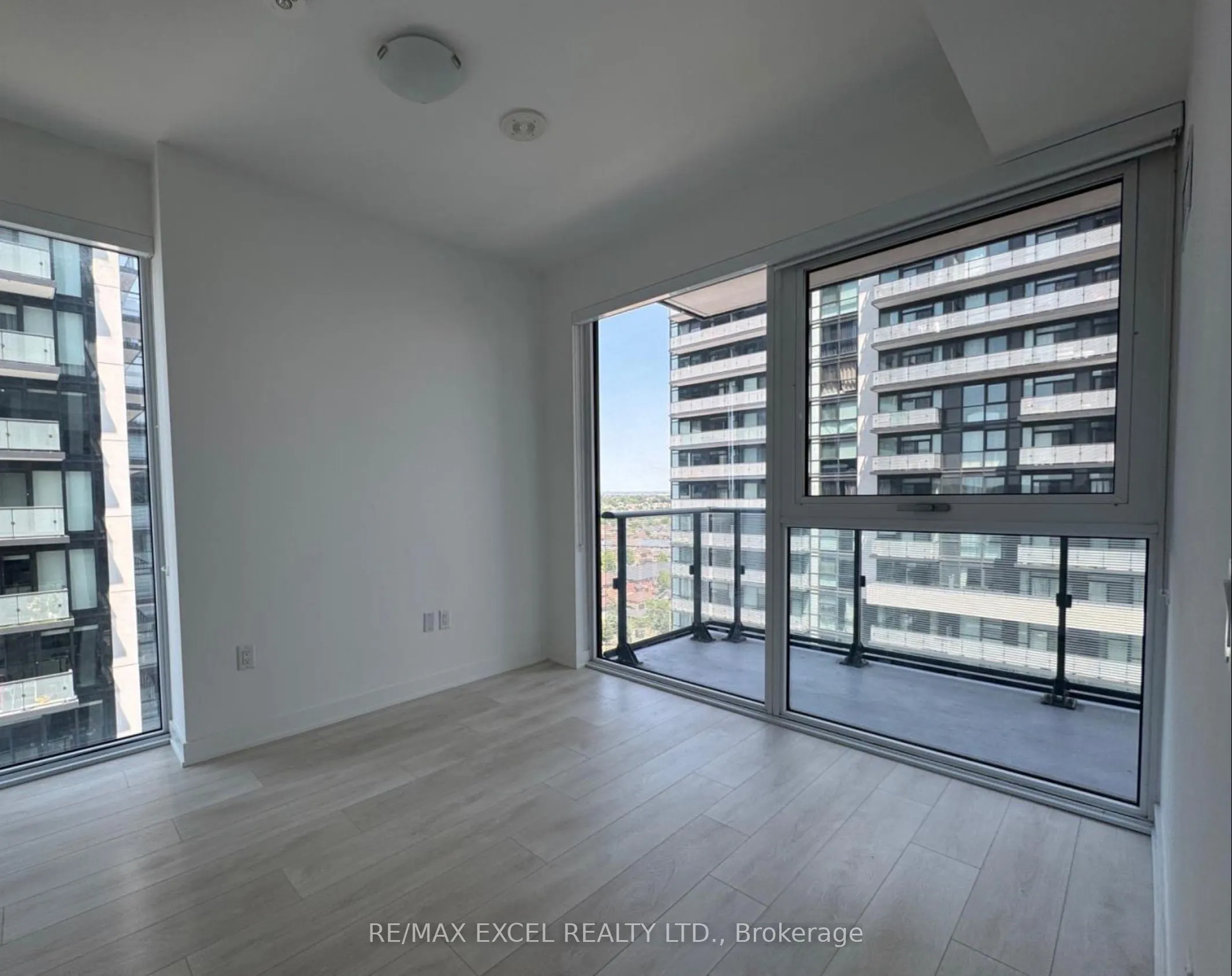 95 Oneida Crescent, #1204