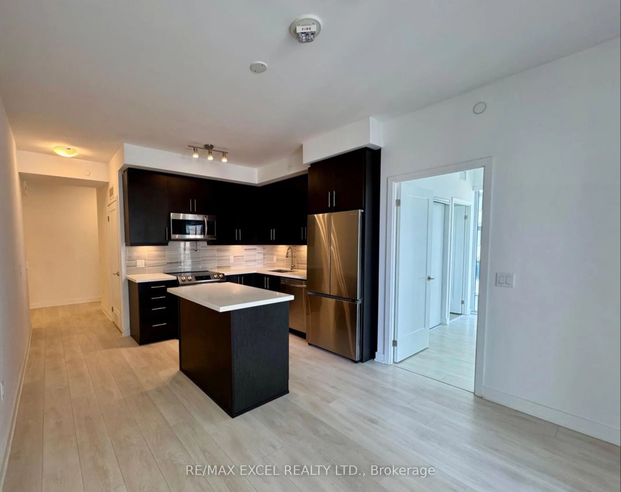 95 Oneida Crescent, #1204