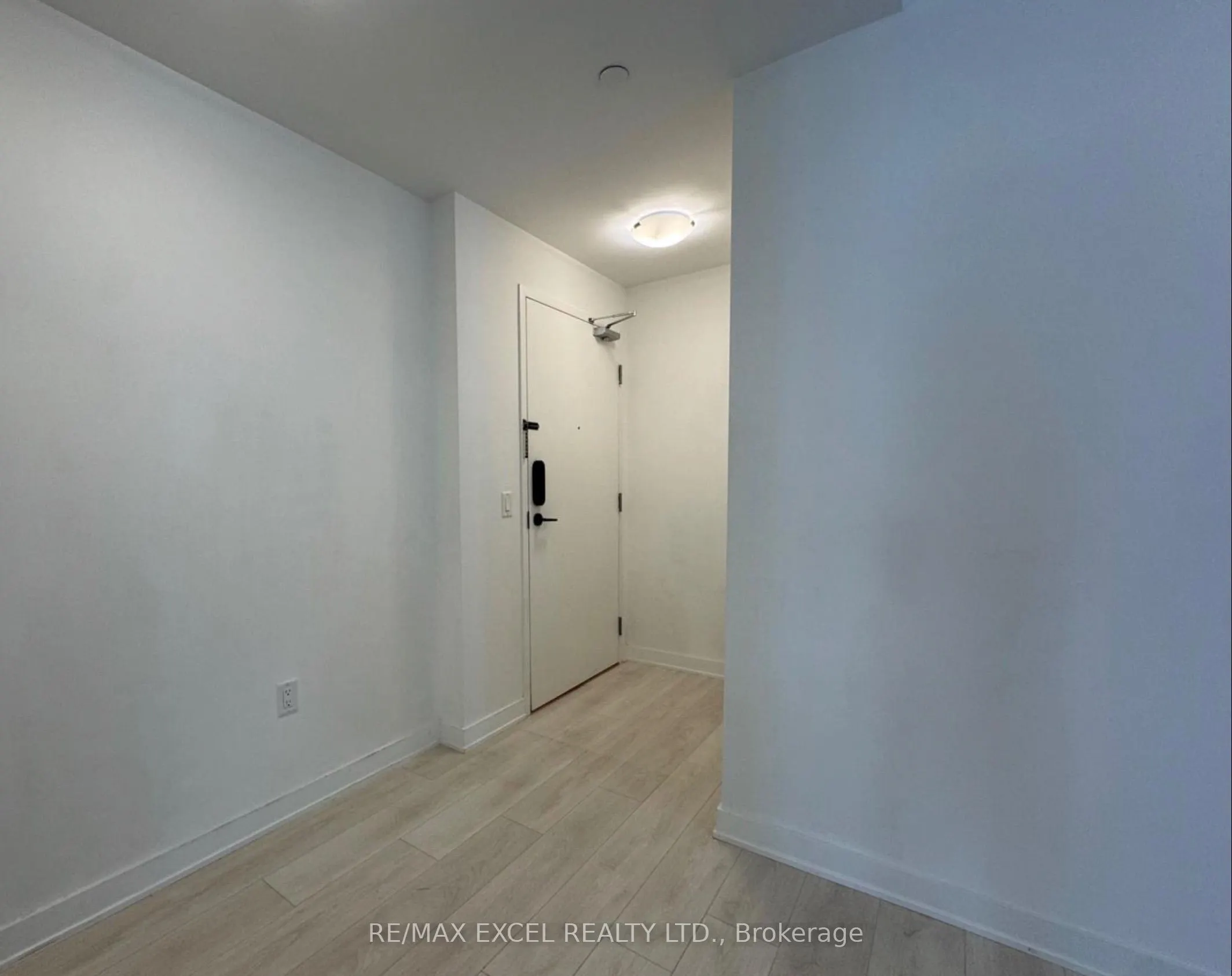 95 Oneida Crescent, #1204