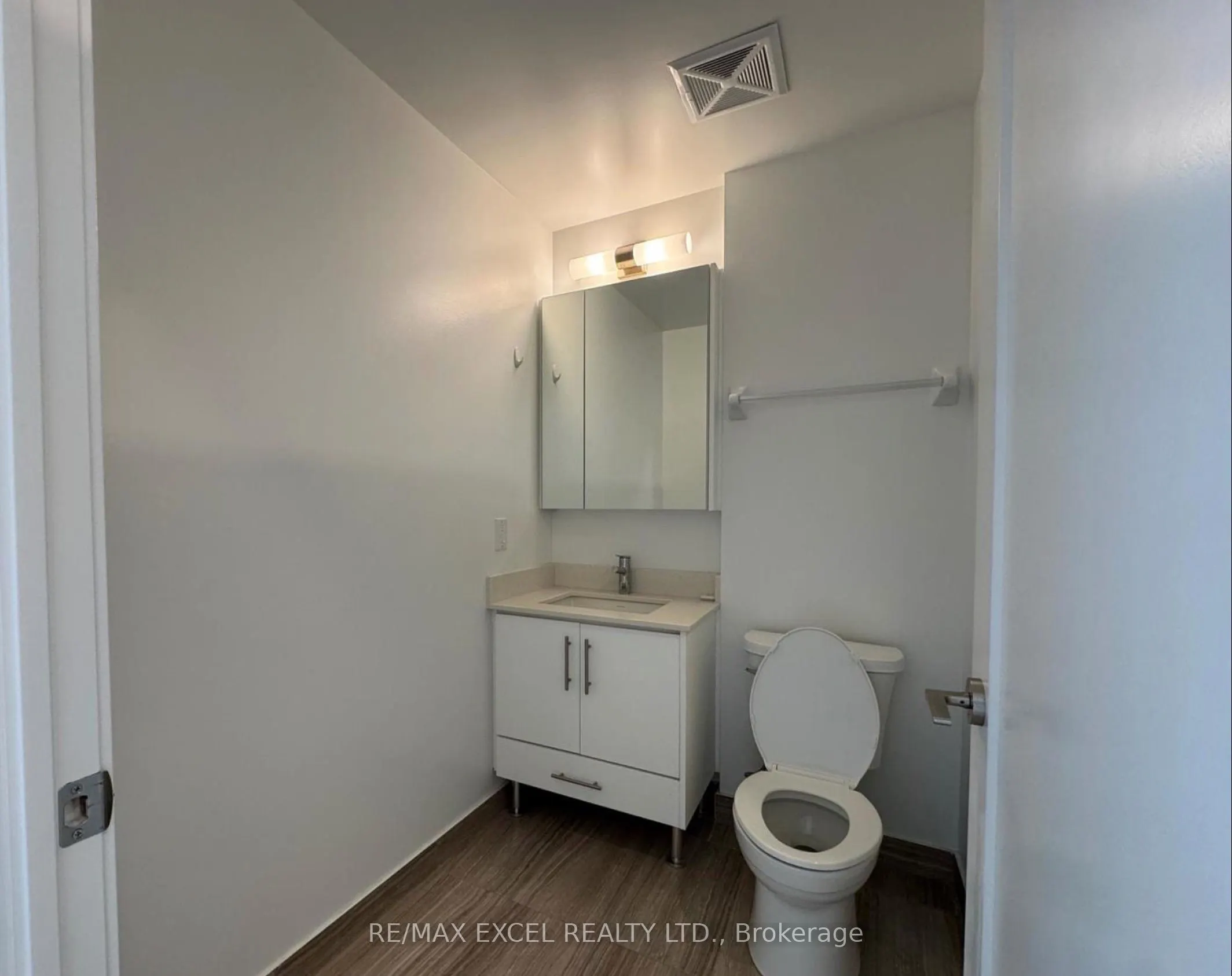 95 Oneida Crescent, #1204