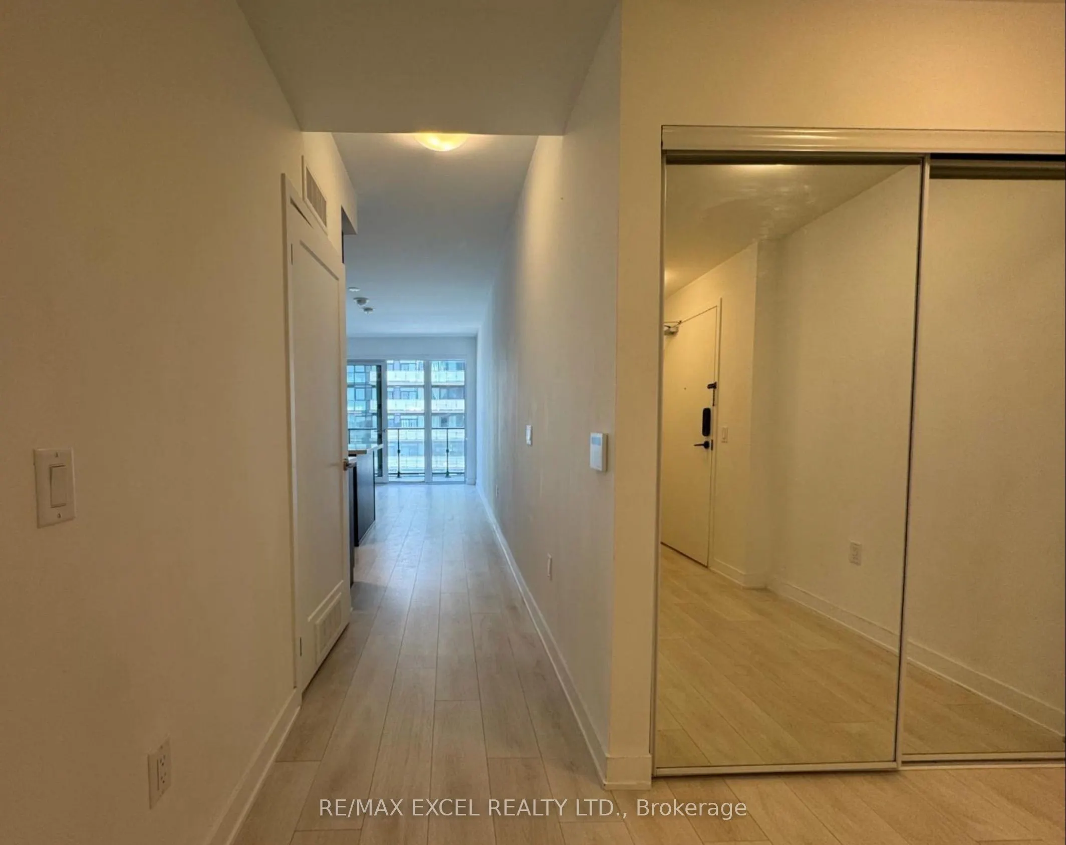 95 Oneida Crescent, #1204