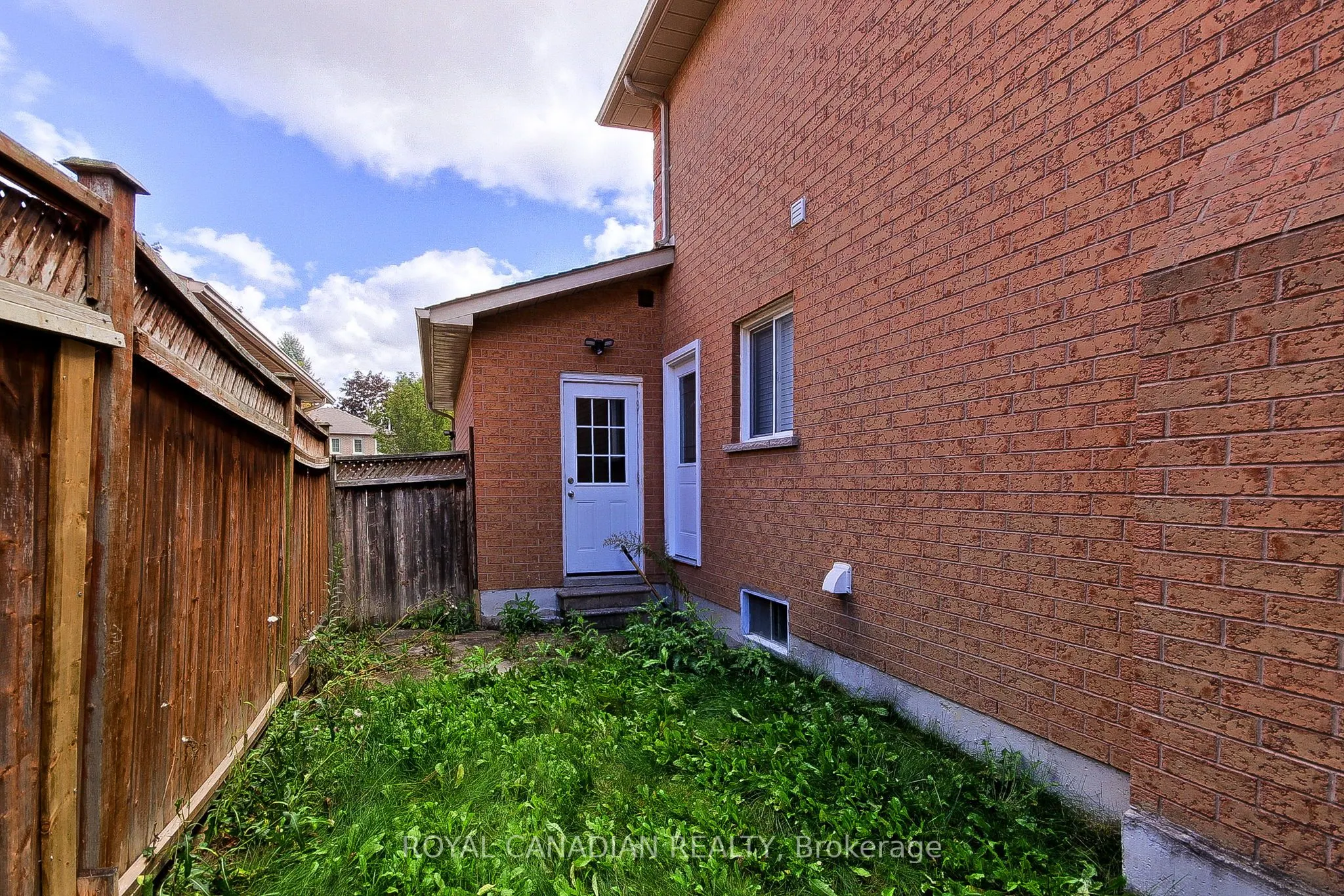175 RHODES Circle
