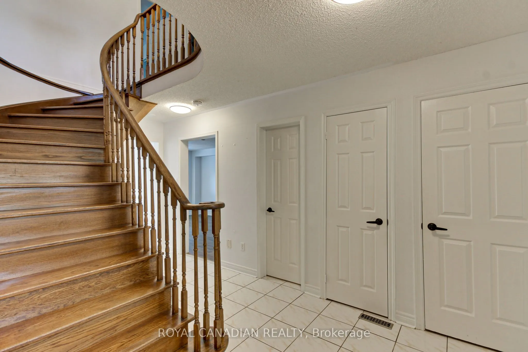 175 RHODES Circle