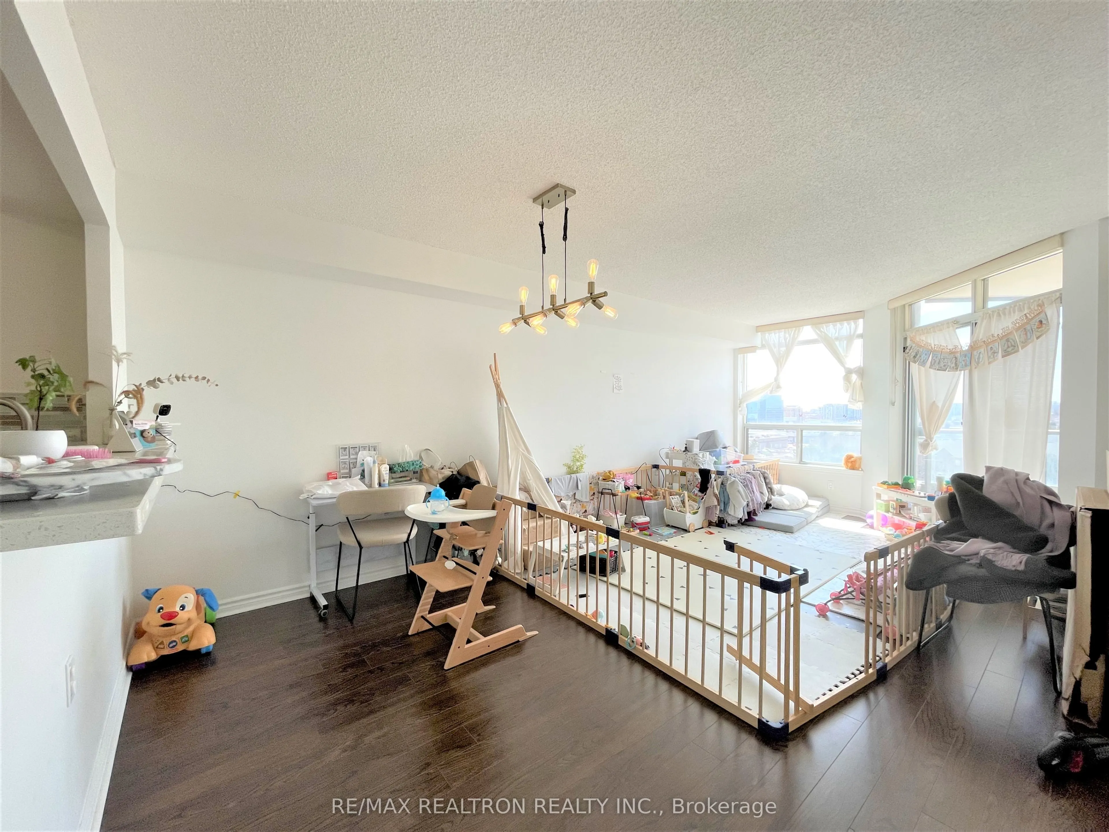 9015 Leslie Street, #1008