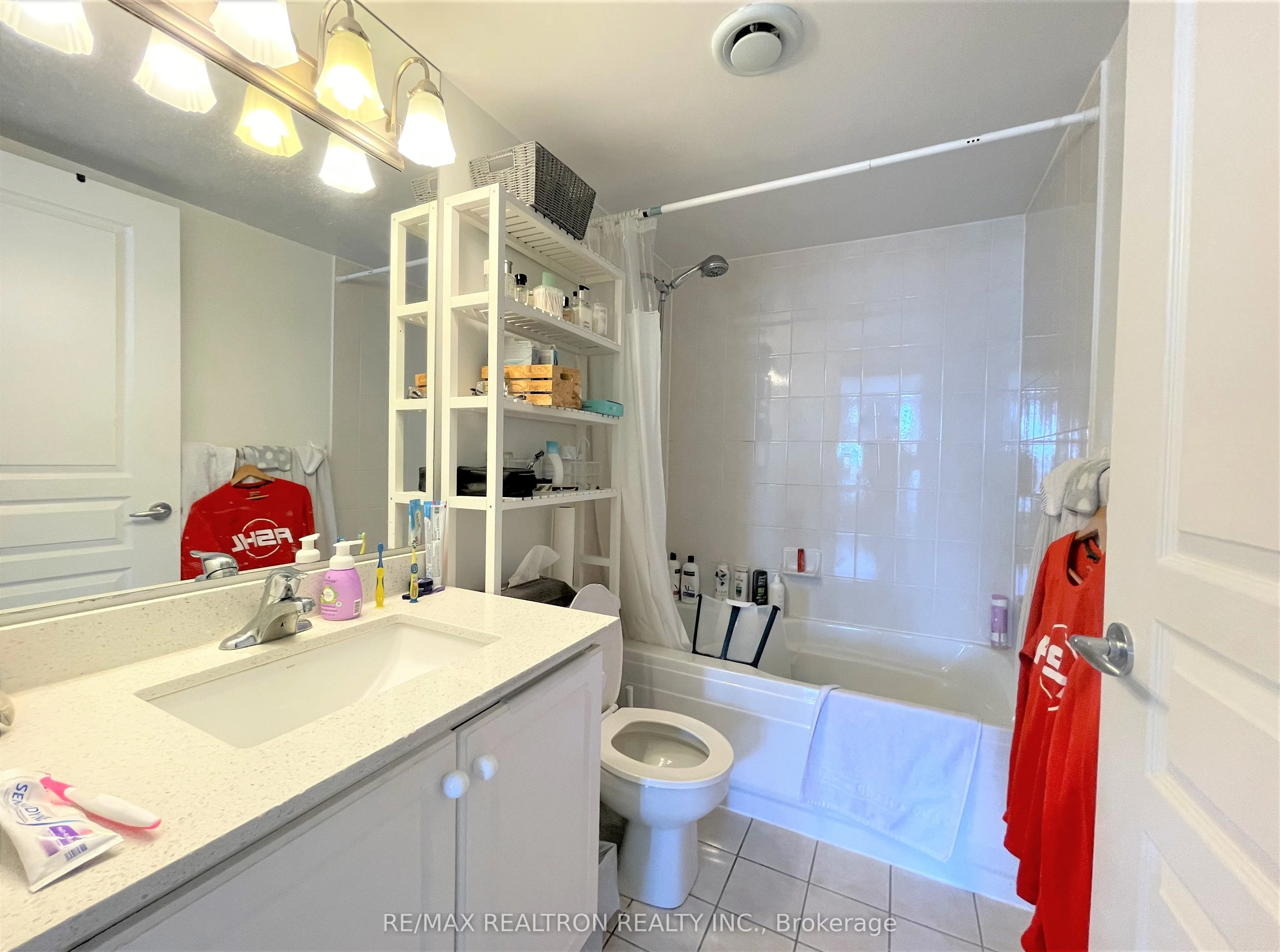 9015 Leslie Street, #1008