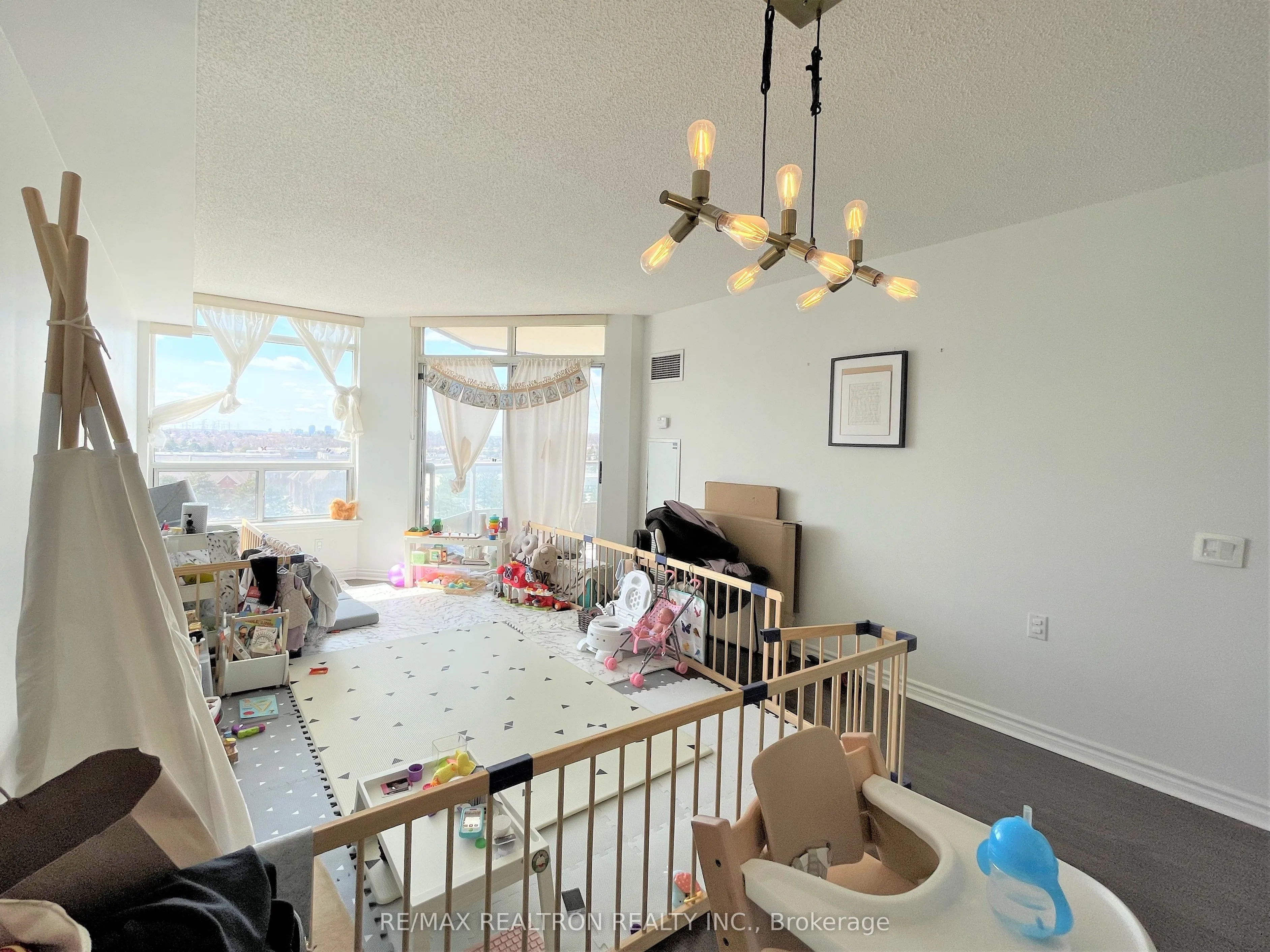 9015 Leslie Street, #1008