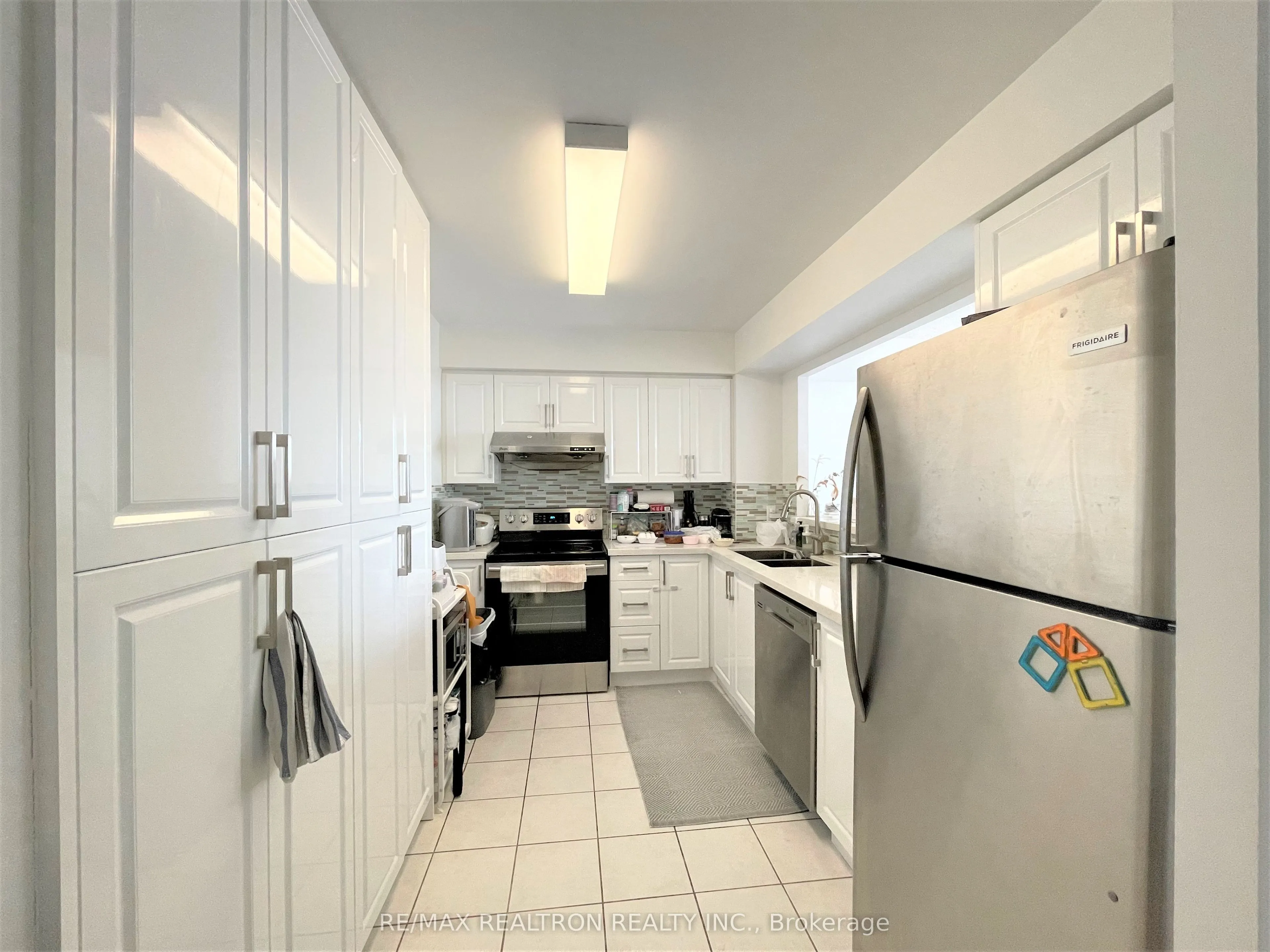 9015 Leslie Street, #1008