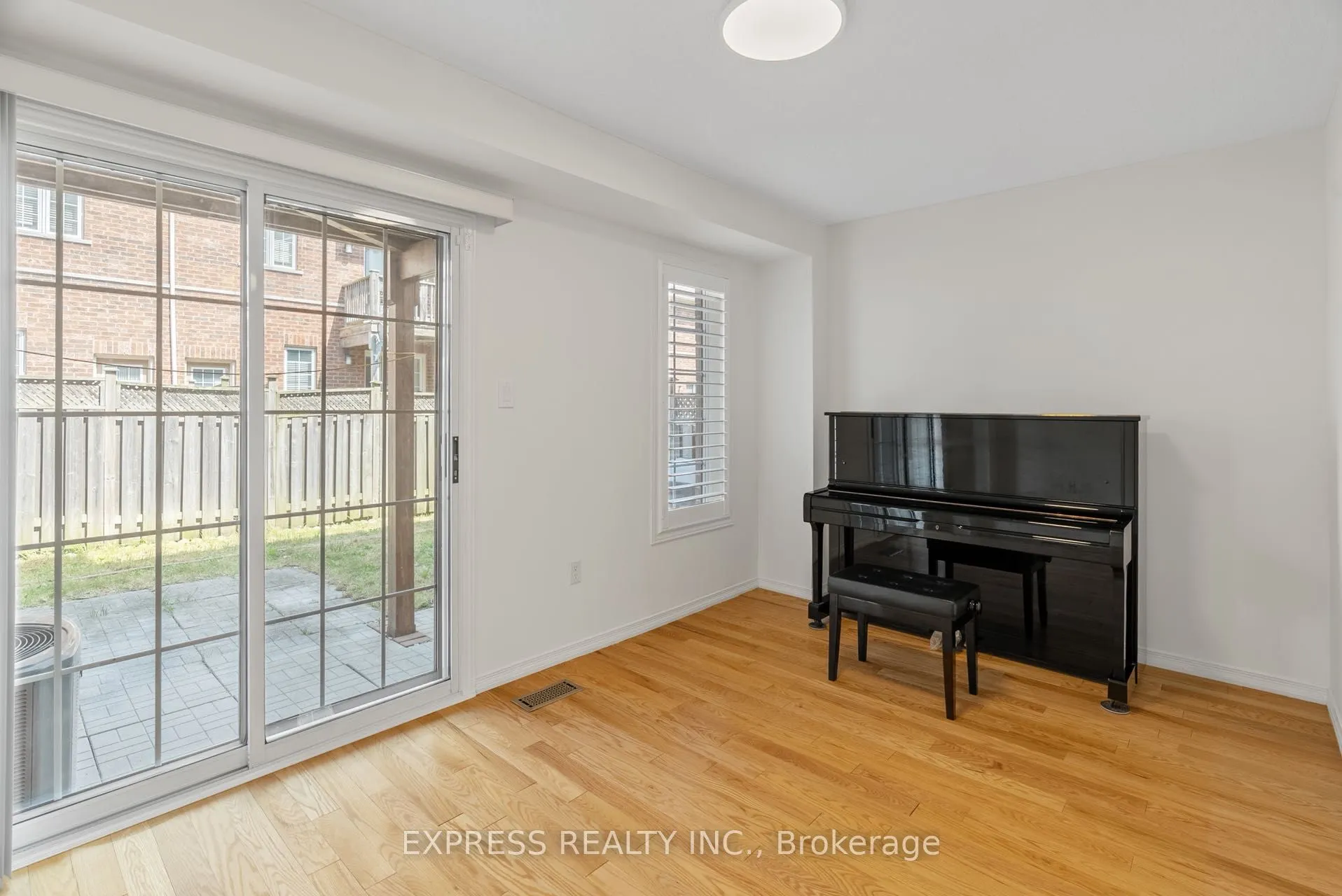104 Prince Charles Way