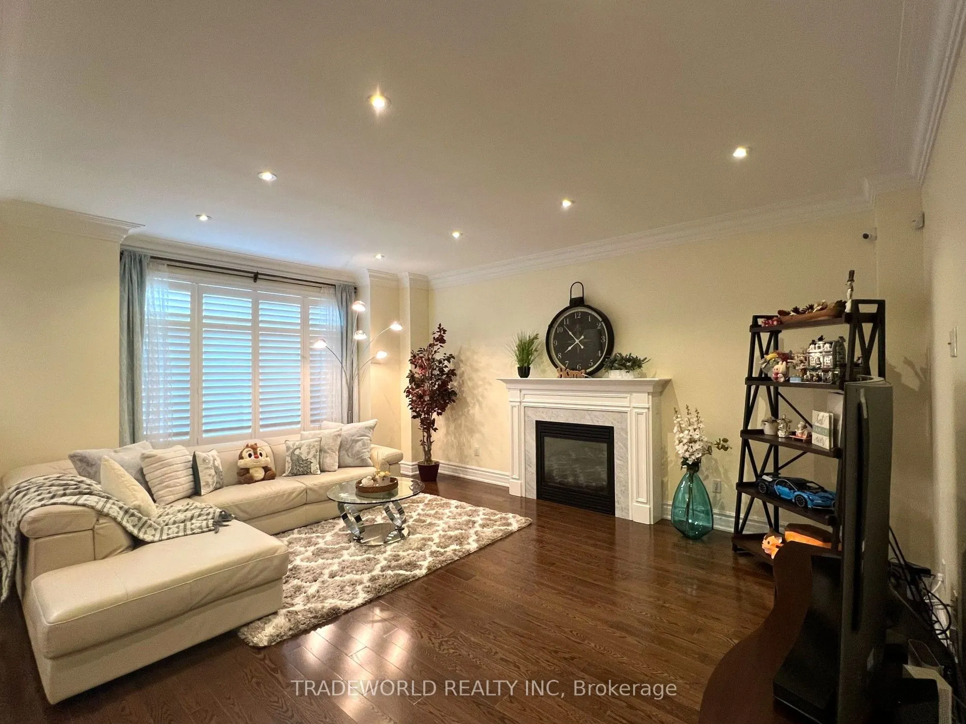 73 Glengordon Crescent