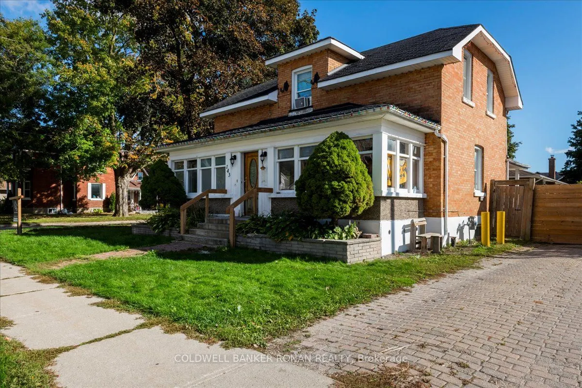 143 Wellington Street E
