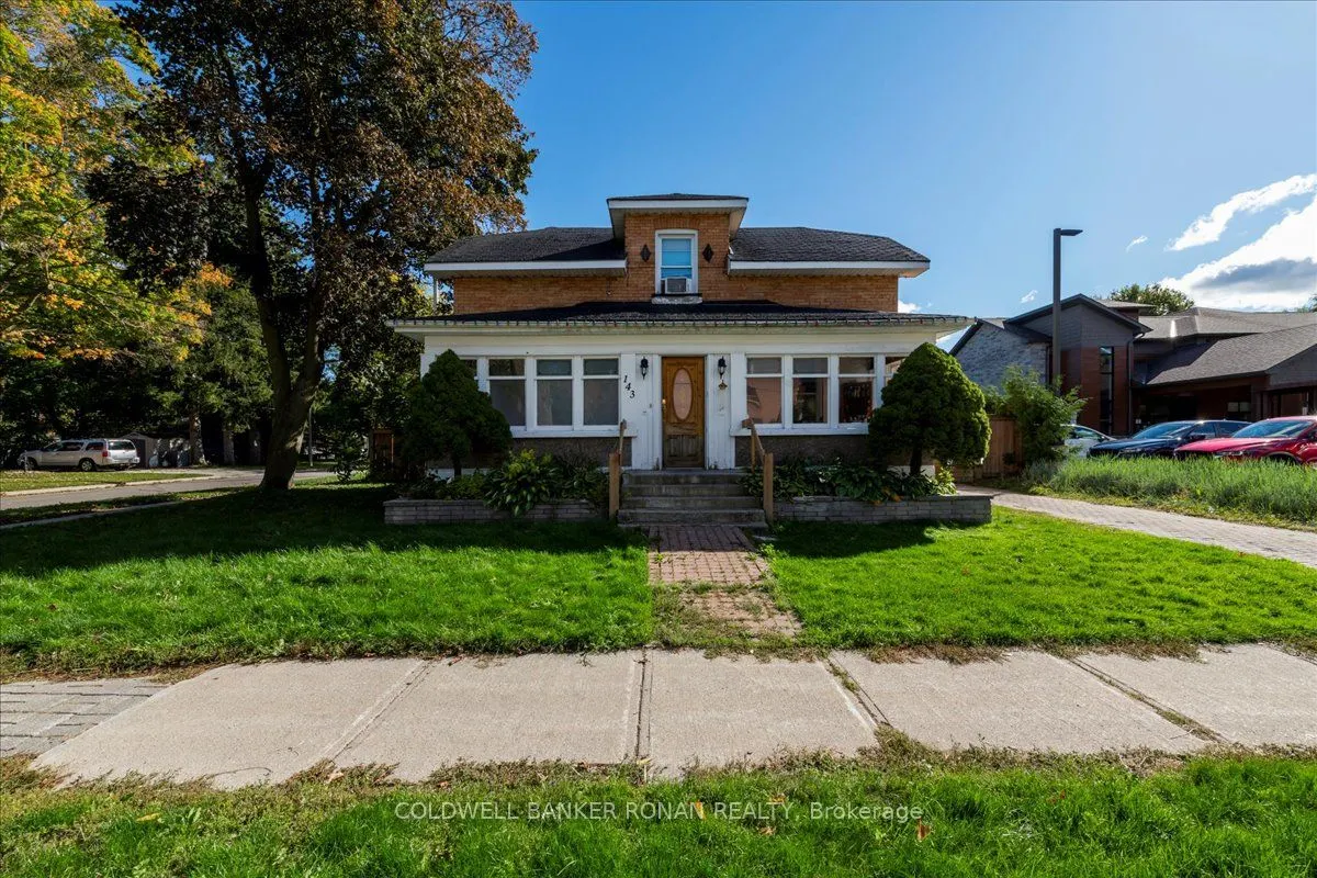 143 Wellington Street E