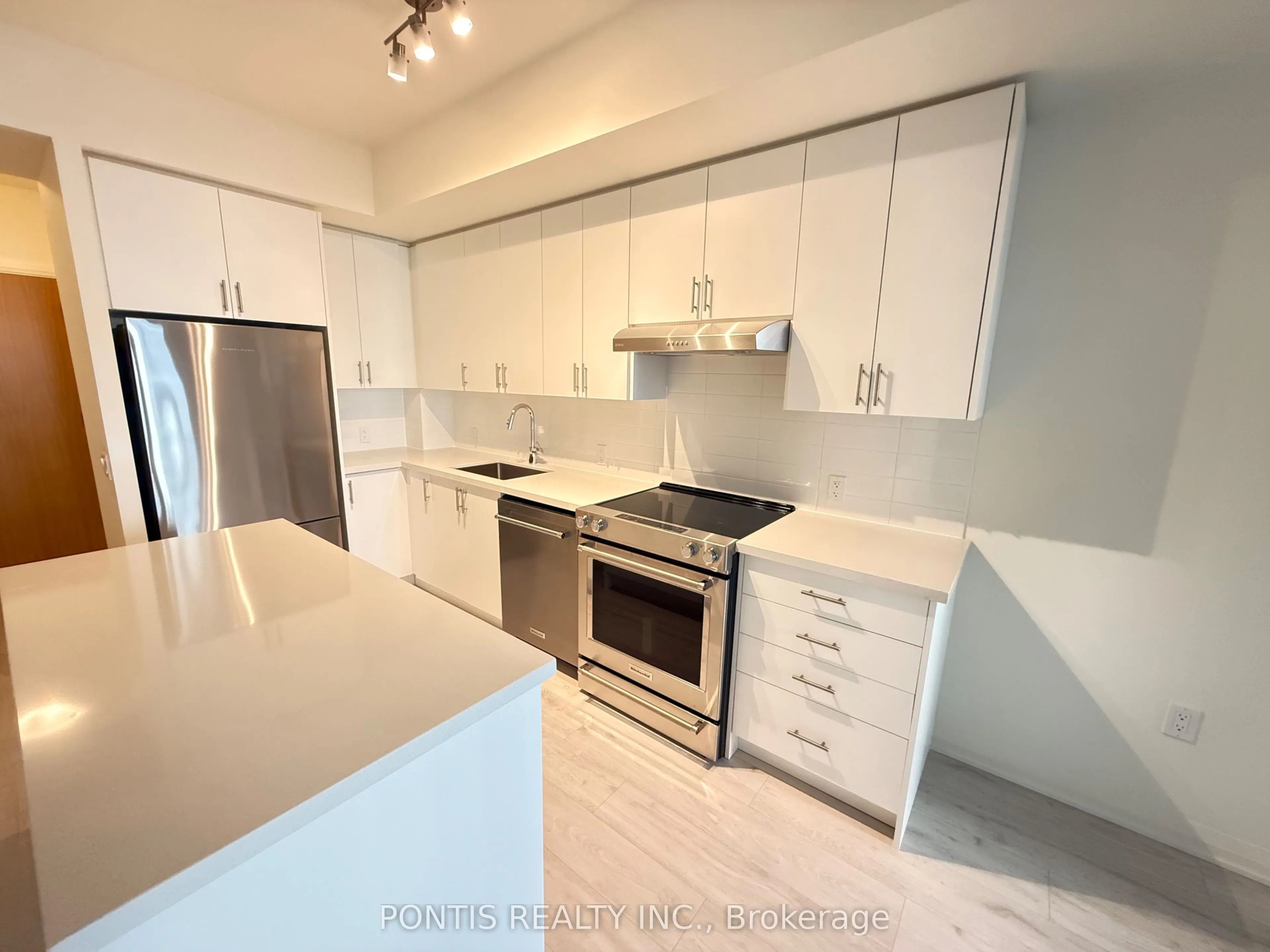8960 Jane Street N, #234
