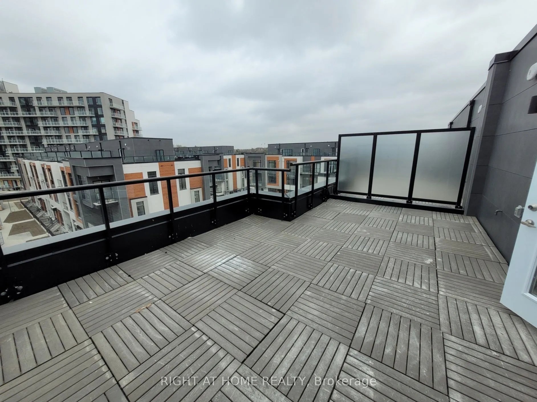 15 David Eyer Road, #1407