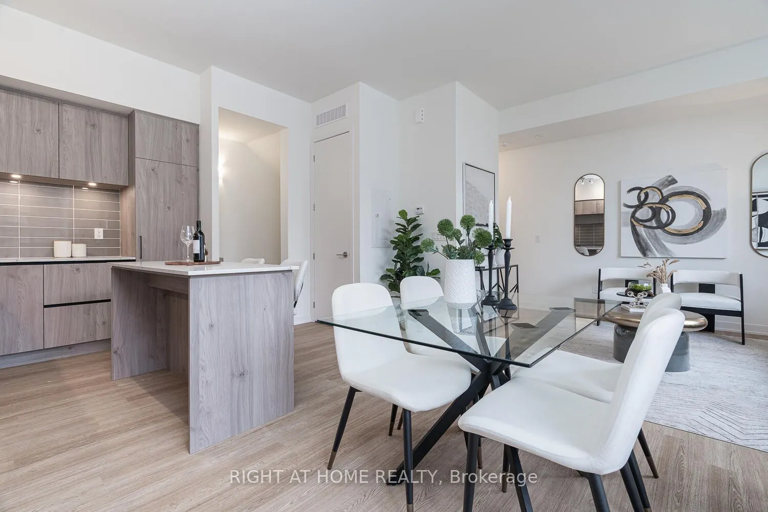 15 David Eyer Road, #1407