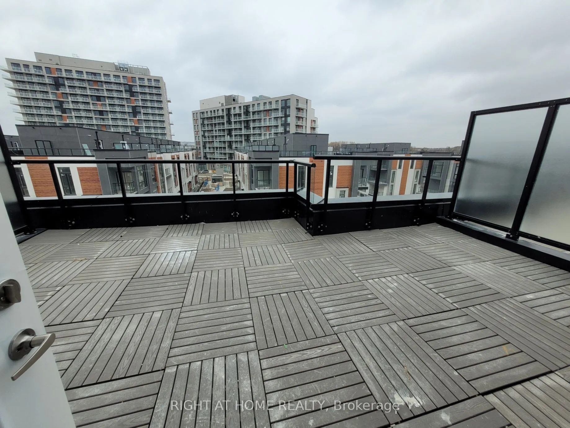 15 David Eyer Road, #1407