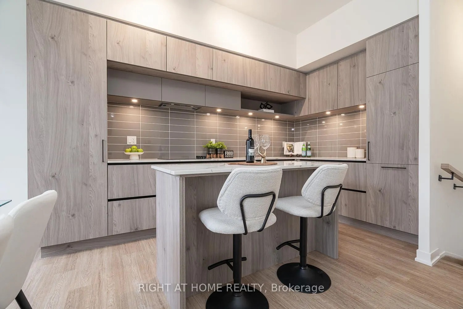 15 David Eyer Road, #1407