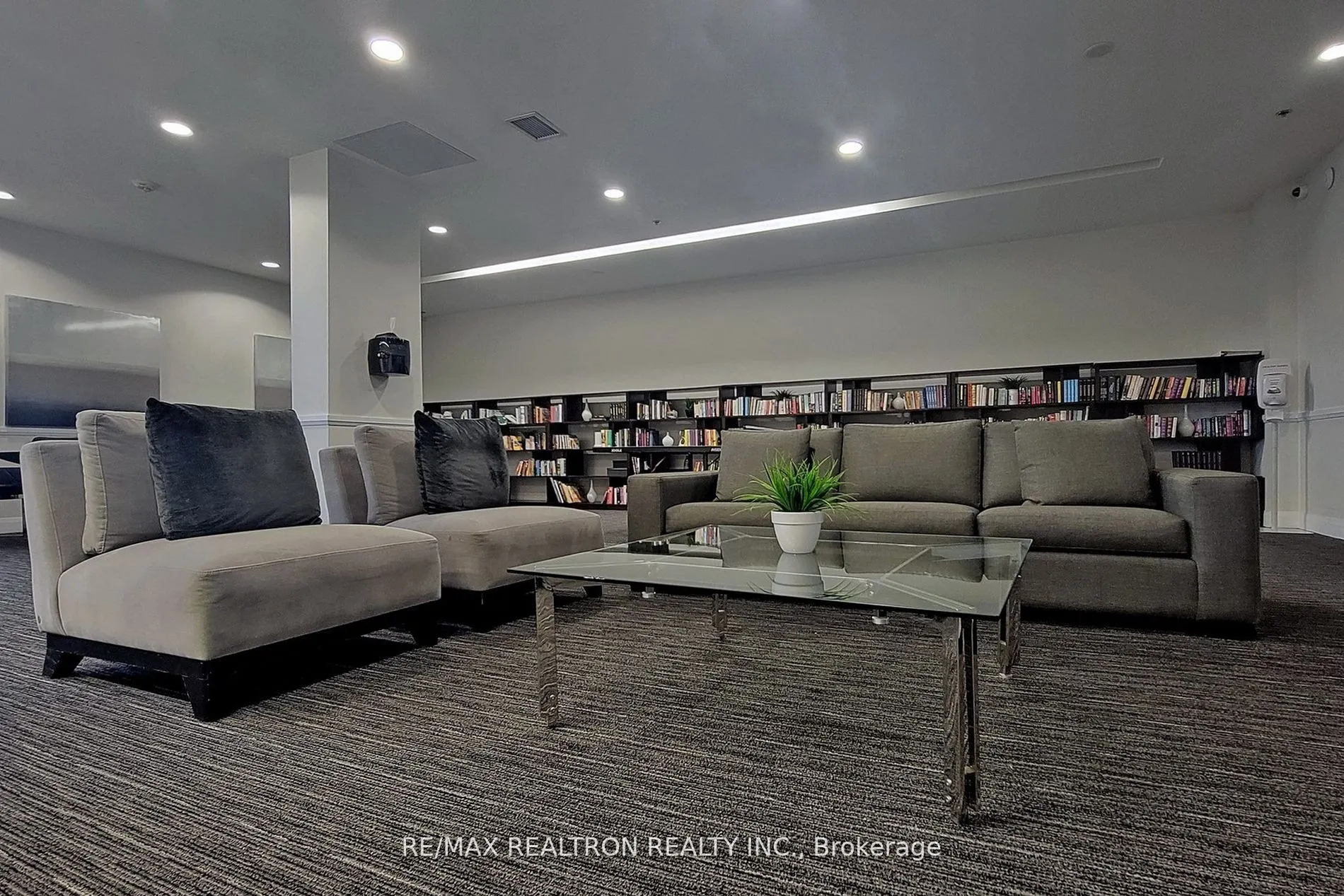 2900 Highway 7 Road, #3106