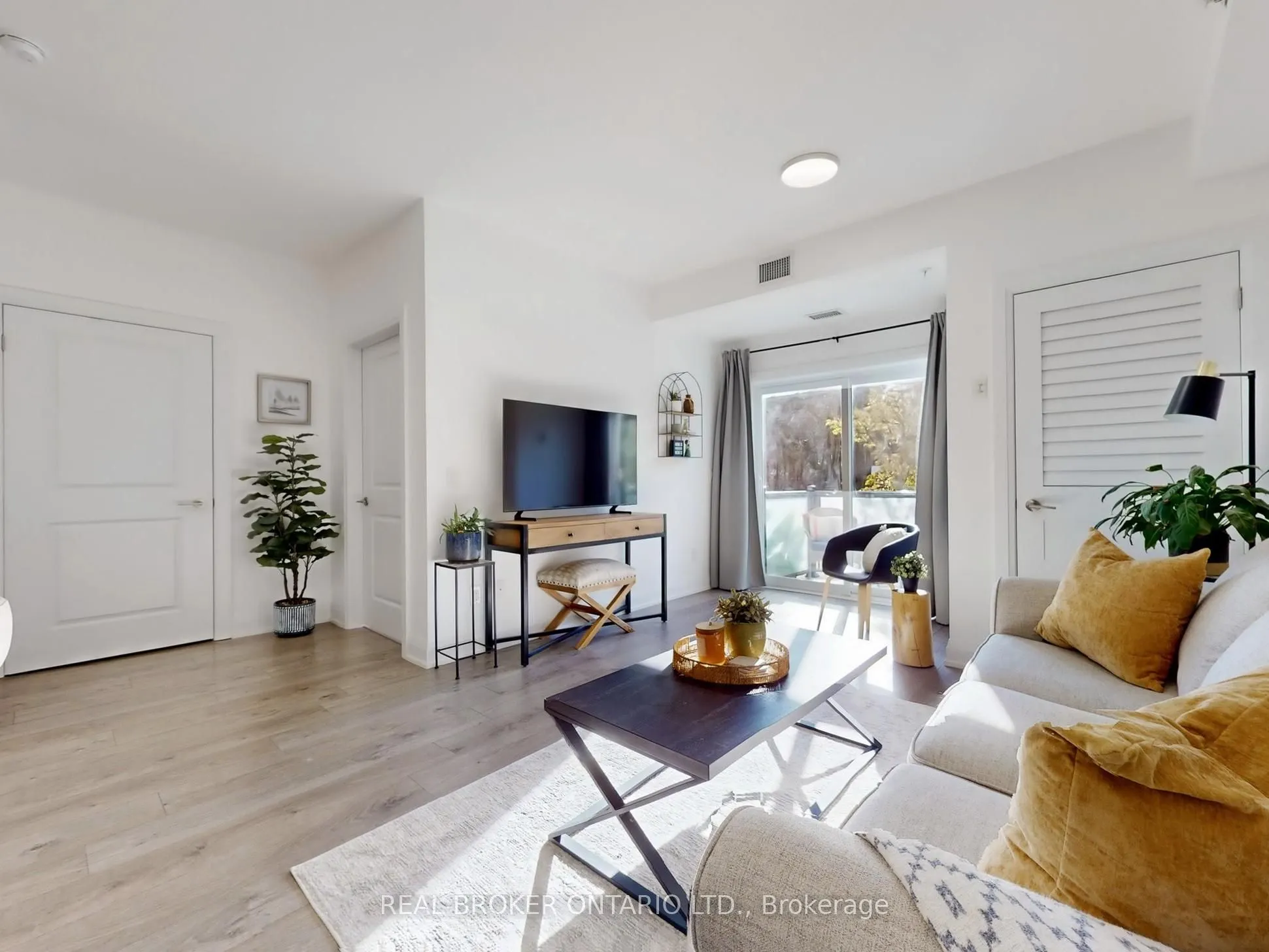 481 Rupert Avenue, #122
