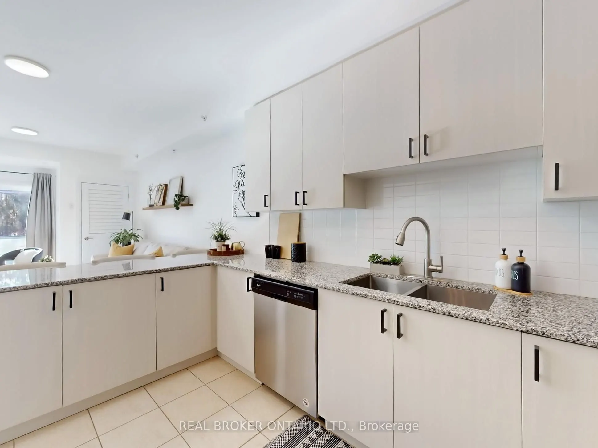 481 Rupert Avenue, #122