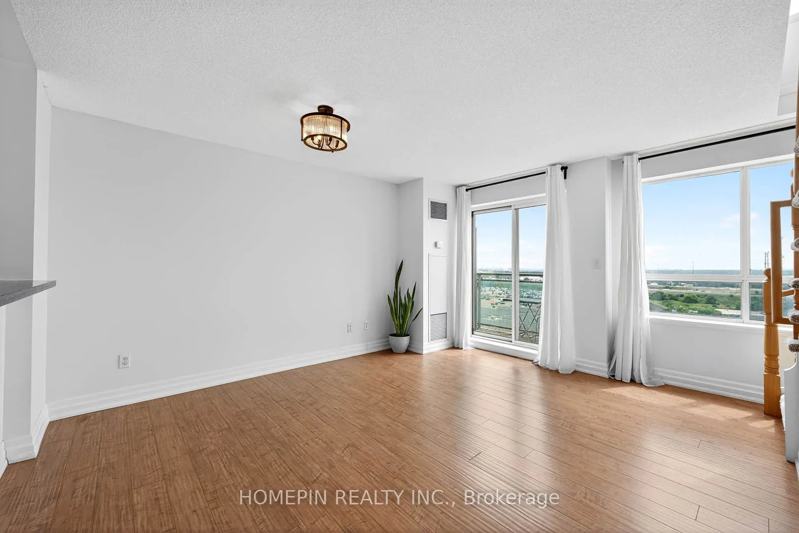 39 Oneida Crescent, #1103