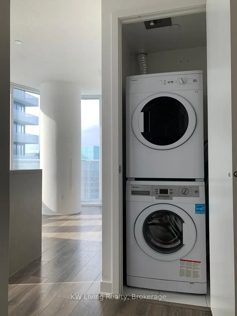 7165 Yonge Street, #1509