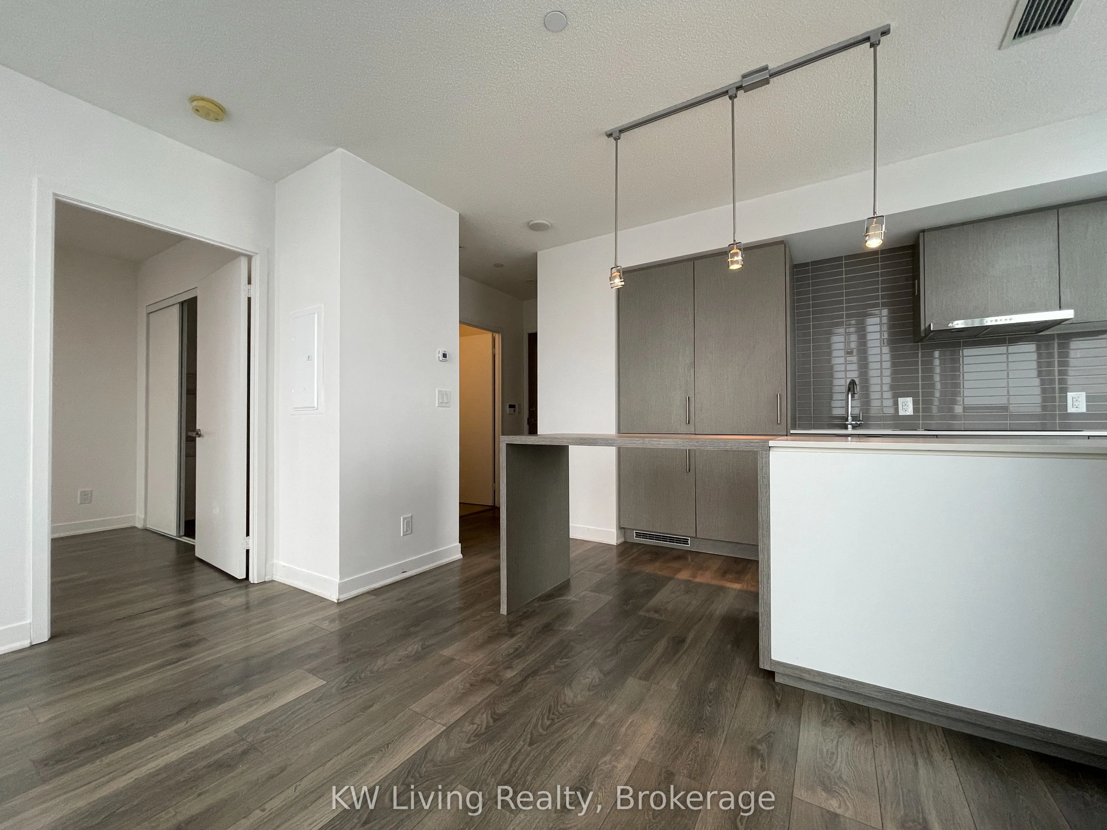 7165 Yonge Street, #1509