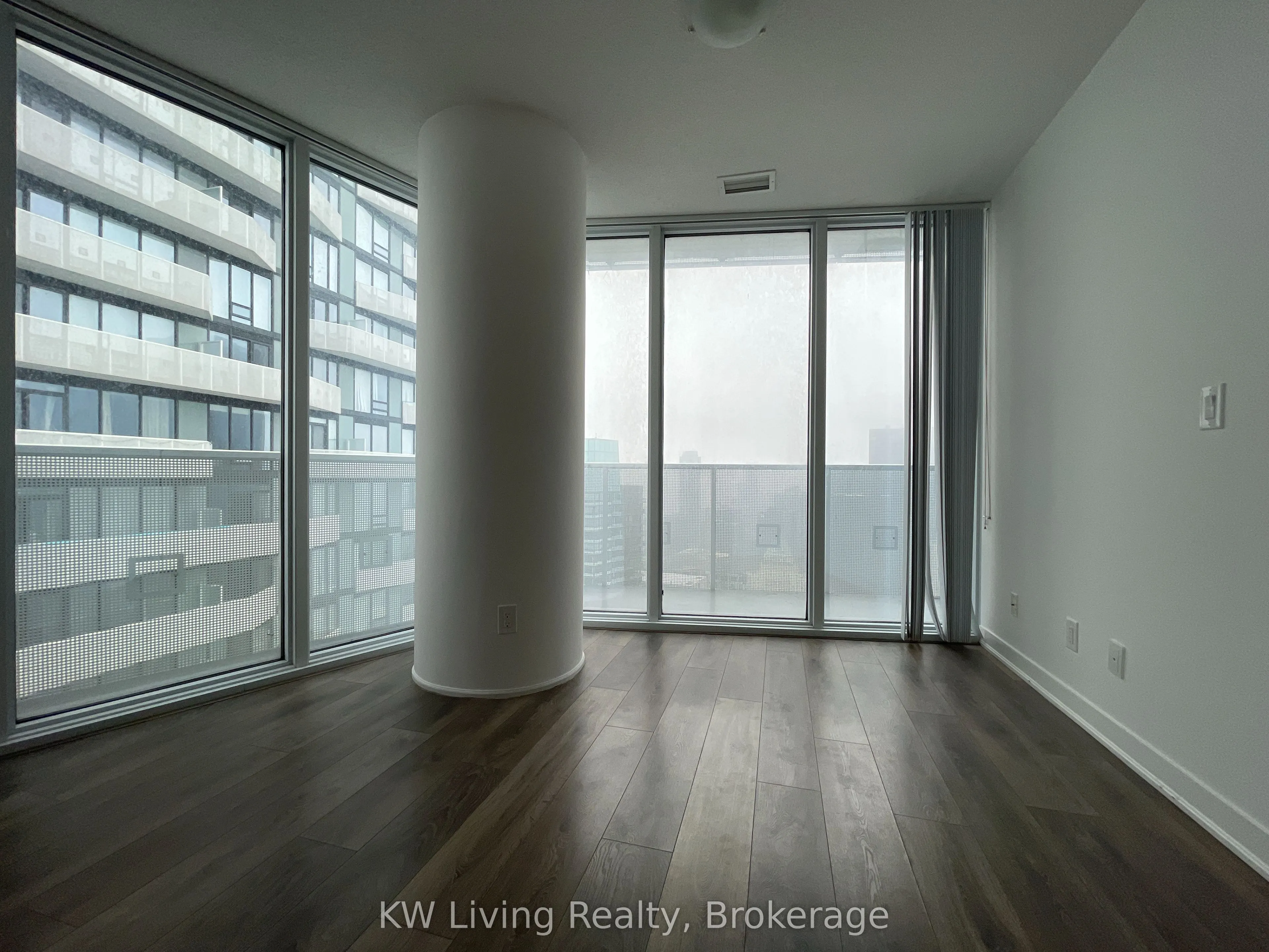 7165 Yonge Street, #1509