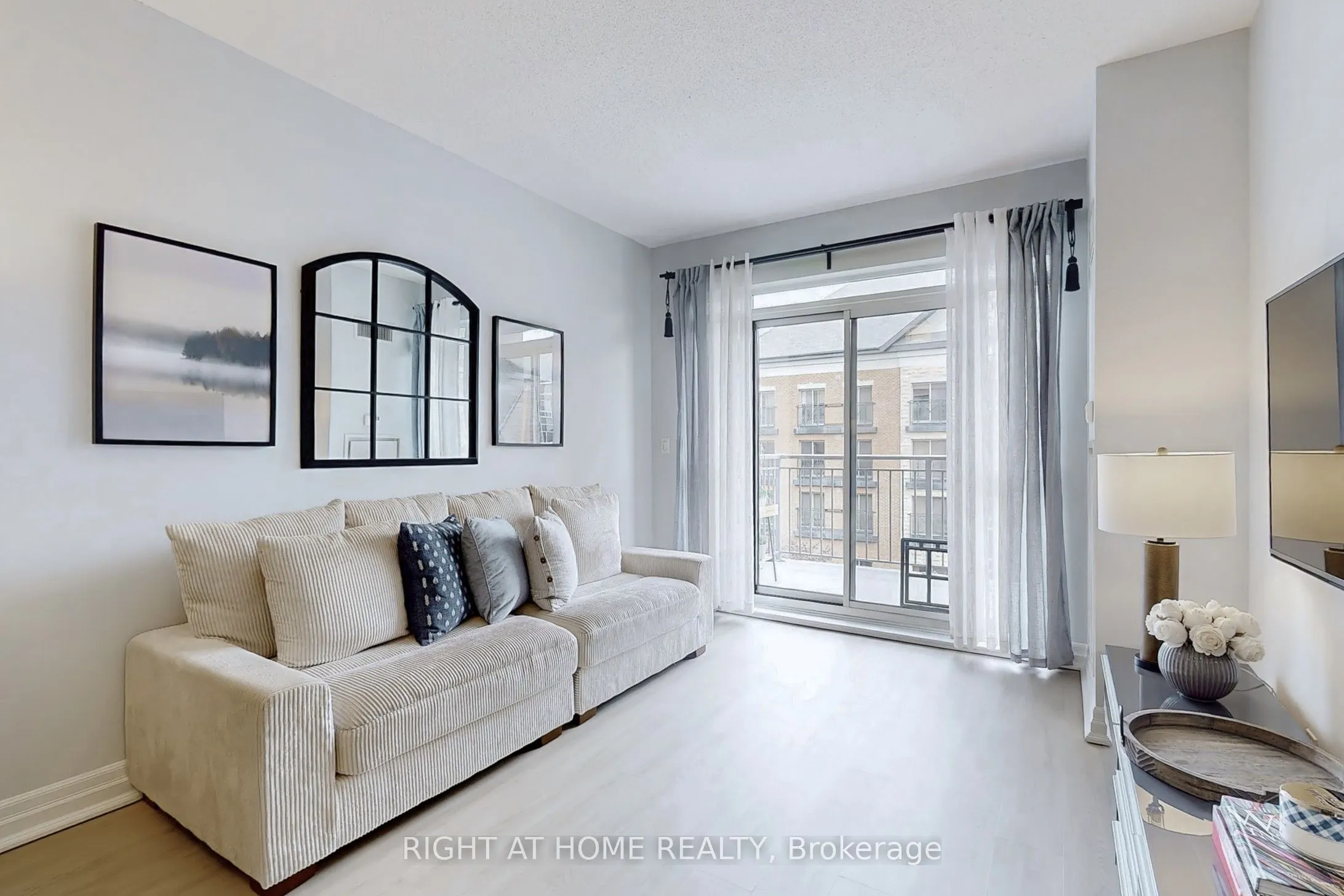 180 John West Way, #422