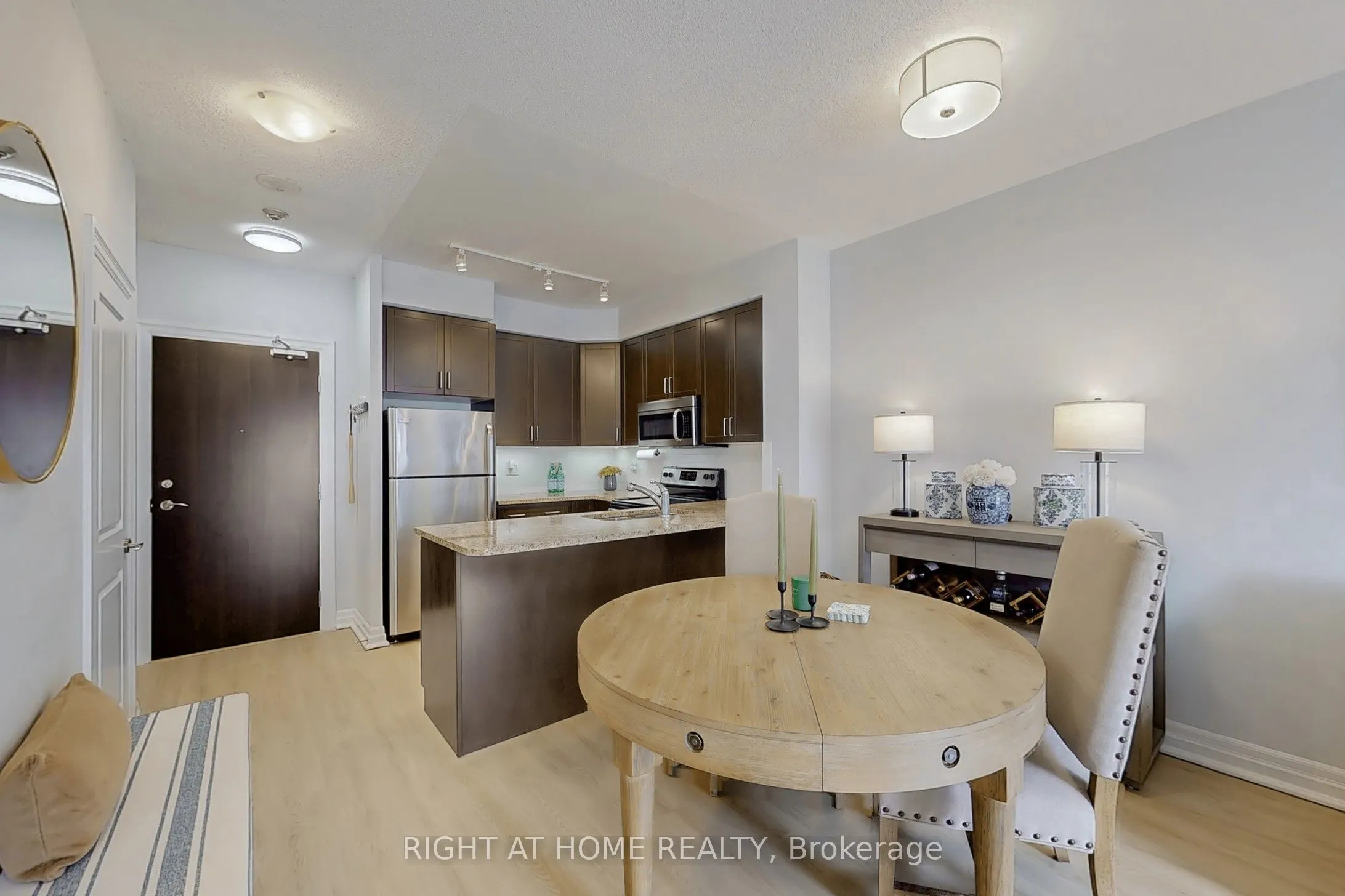 180 John West Way, #422