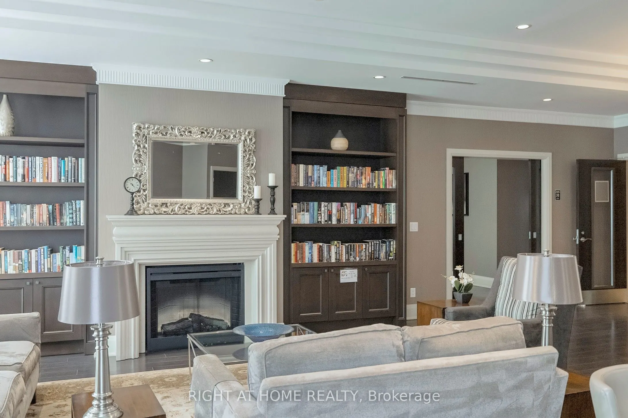 180 John West Way, #422