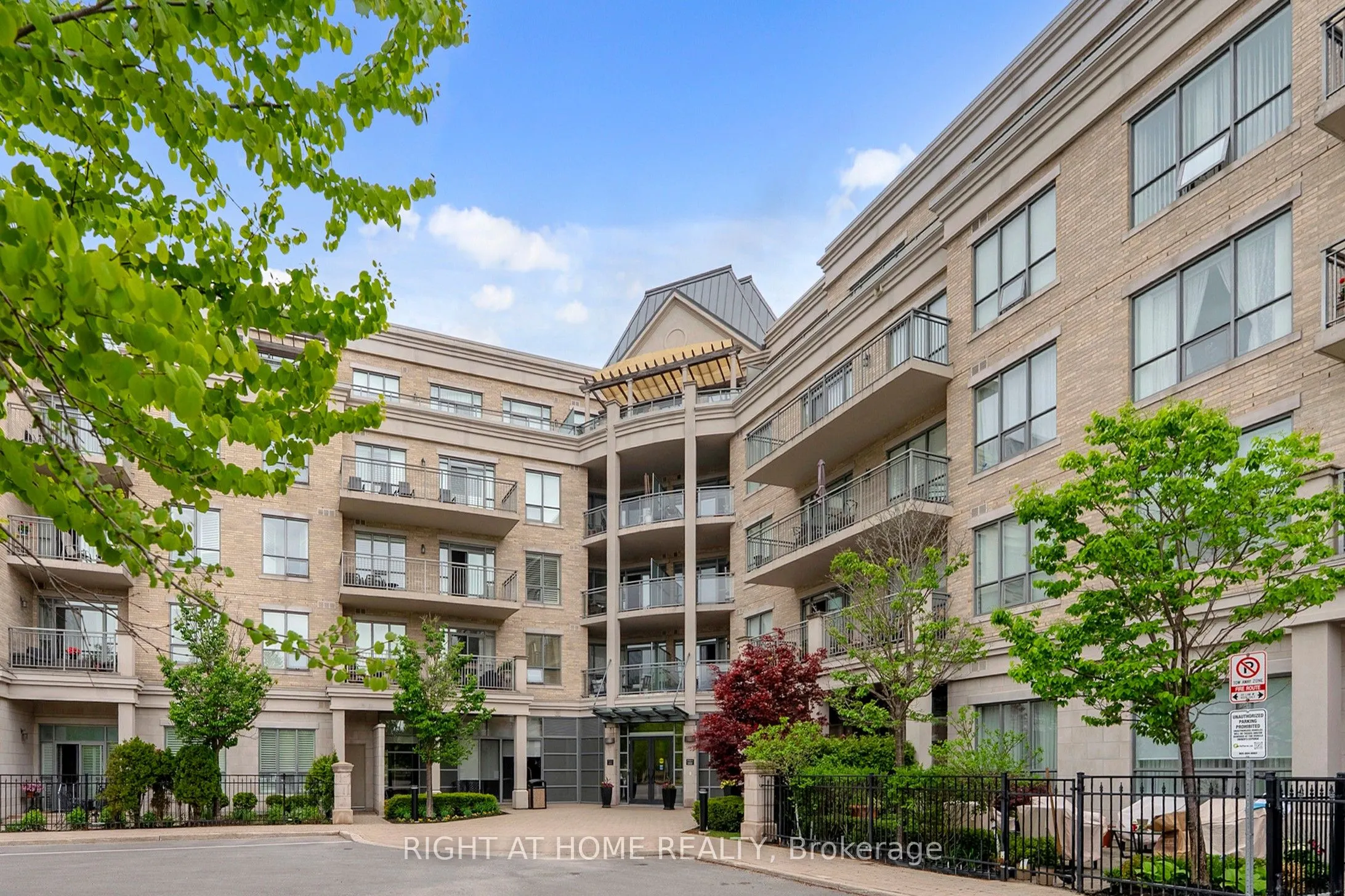 180 John West Way, #422