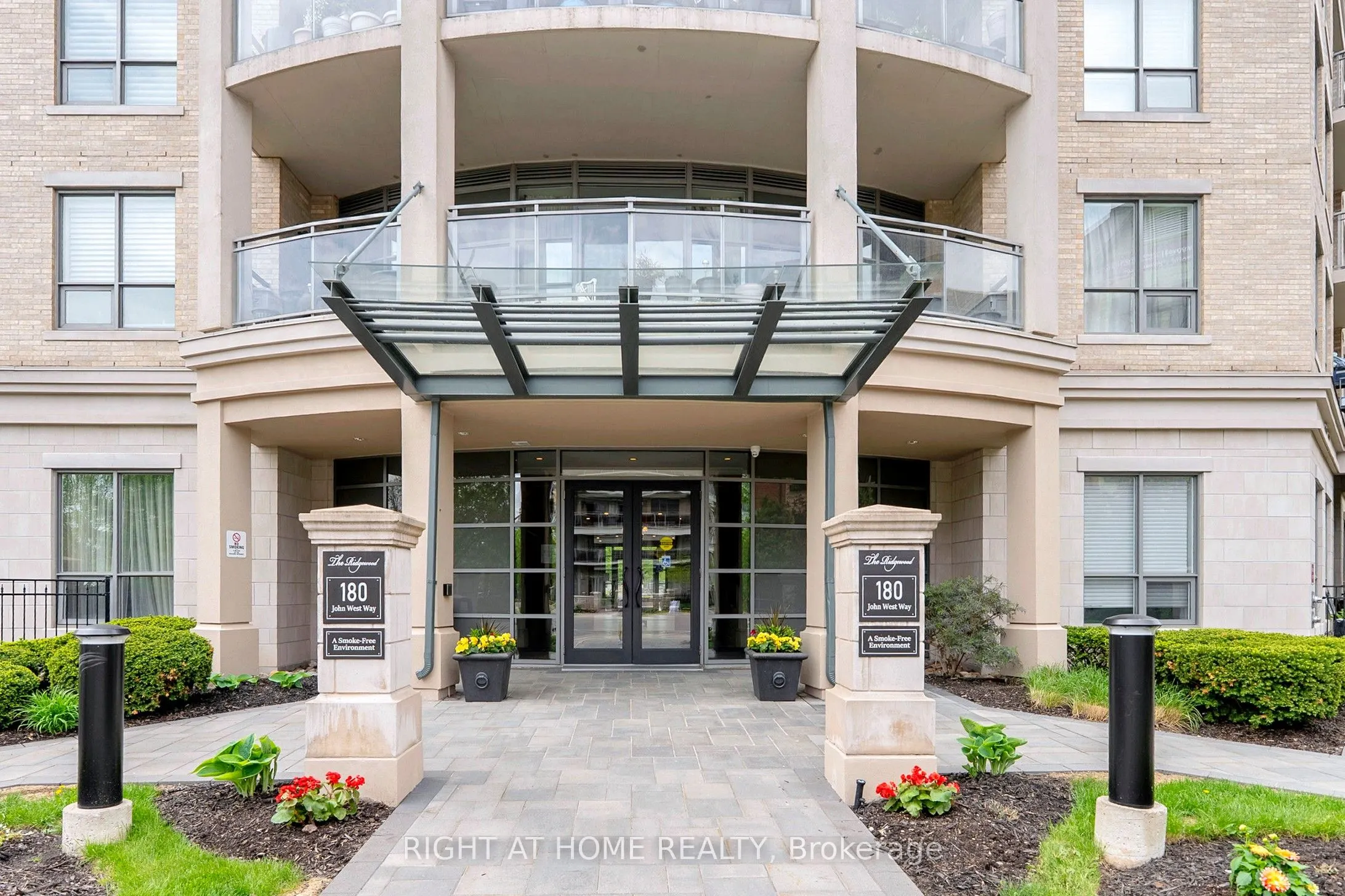 180 John West Way, #422