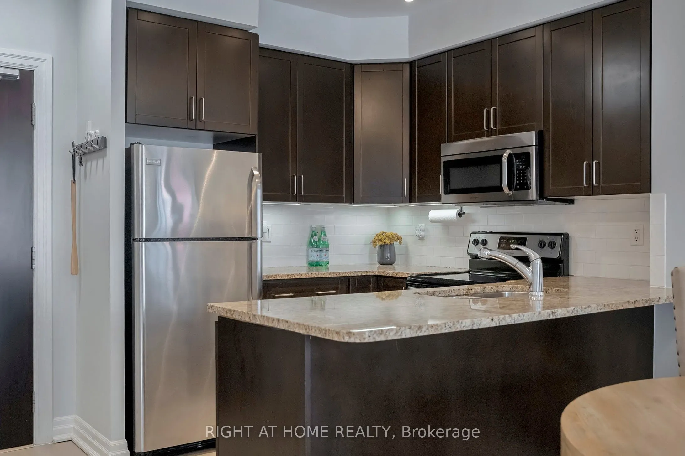 180 John West Way, #422