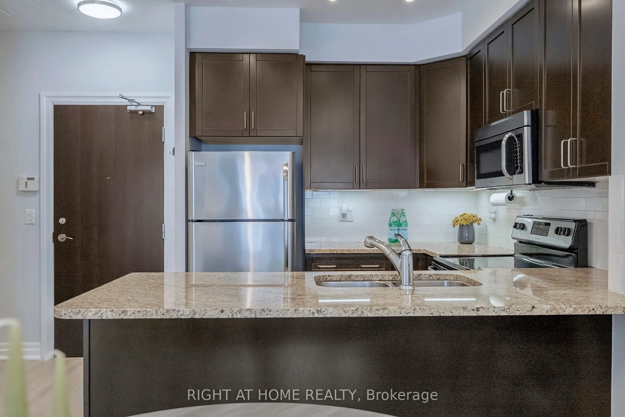 180 John West Way, #422