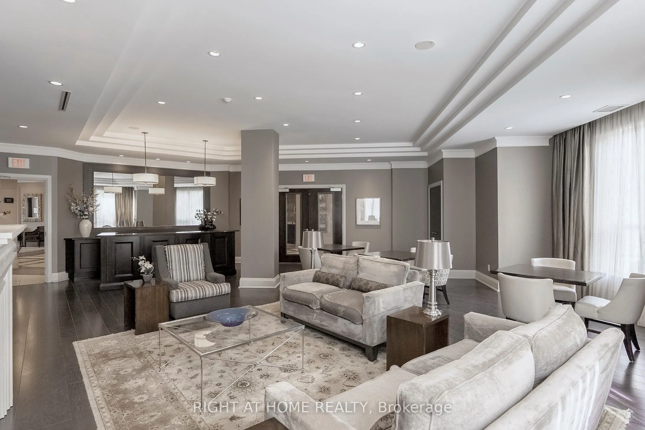 180 John West Way, #422