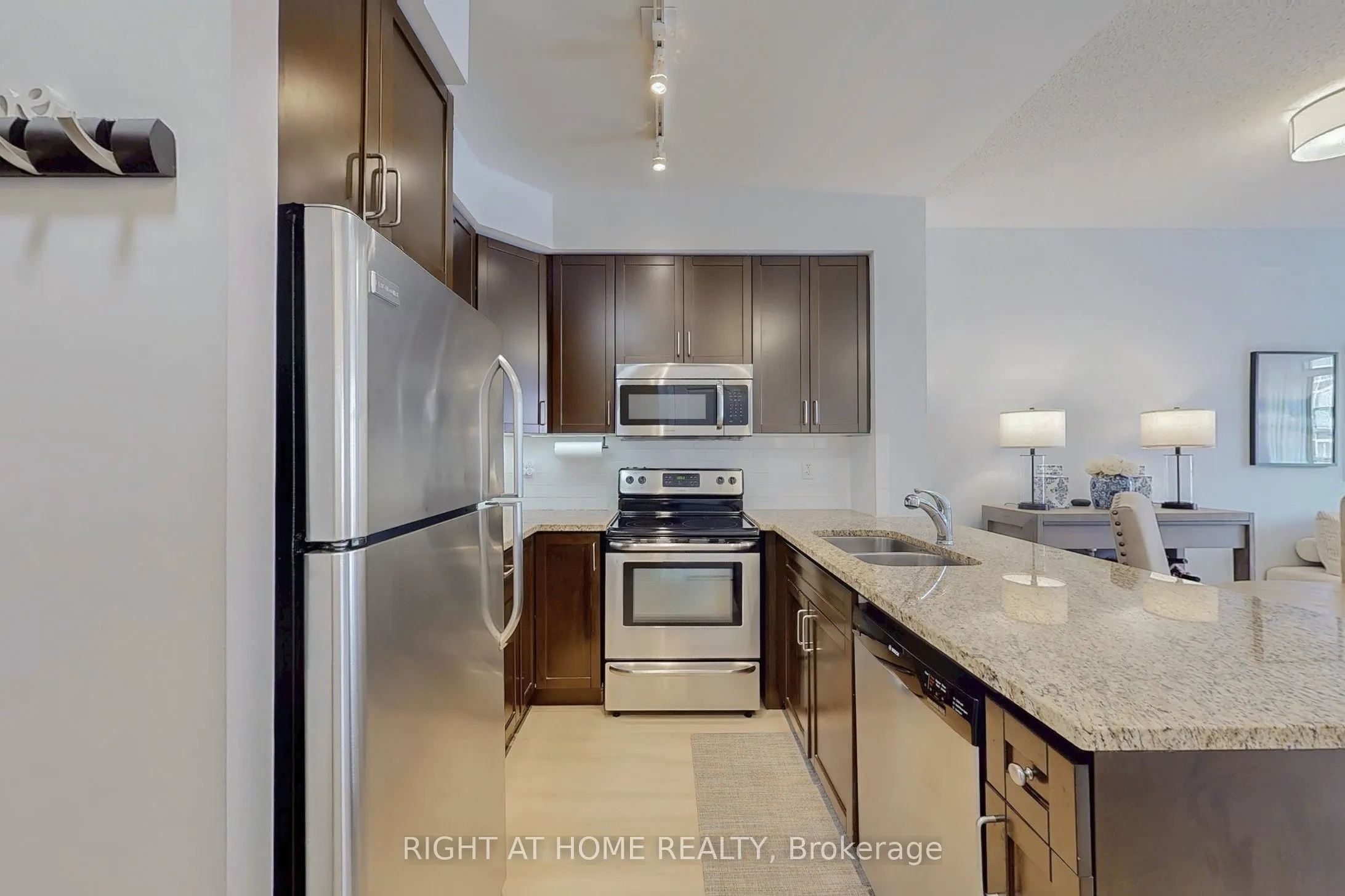 180 John West Way, #422