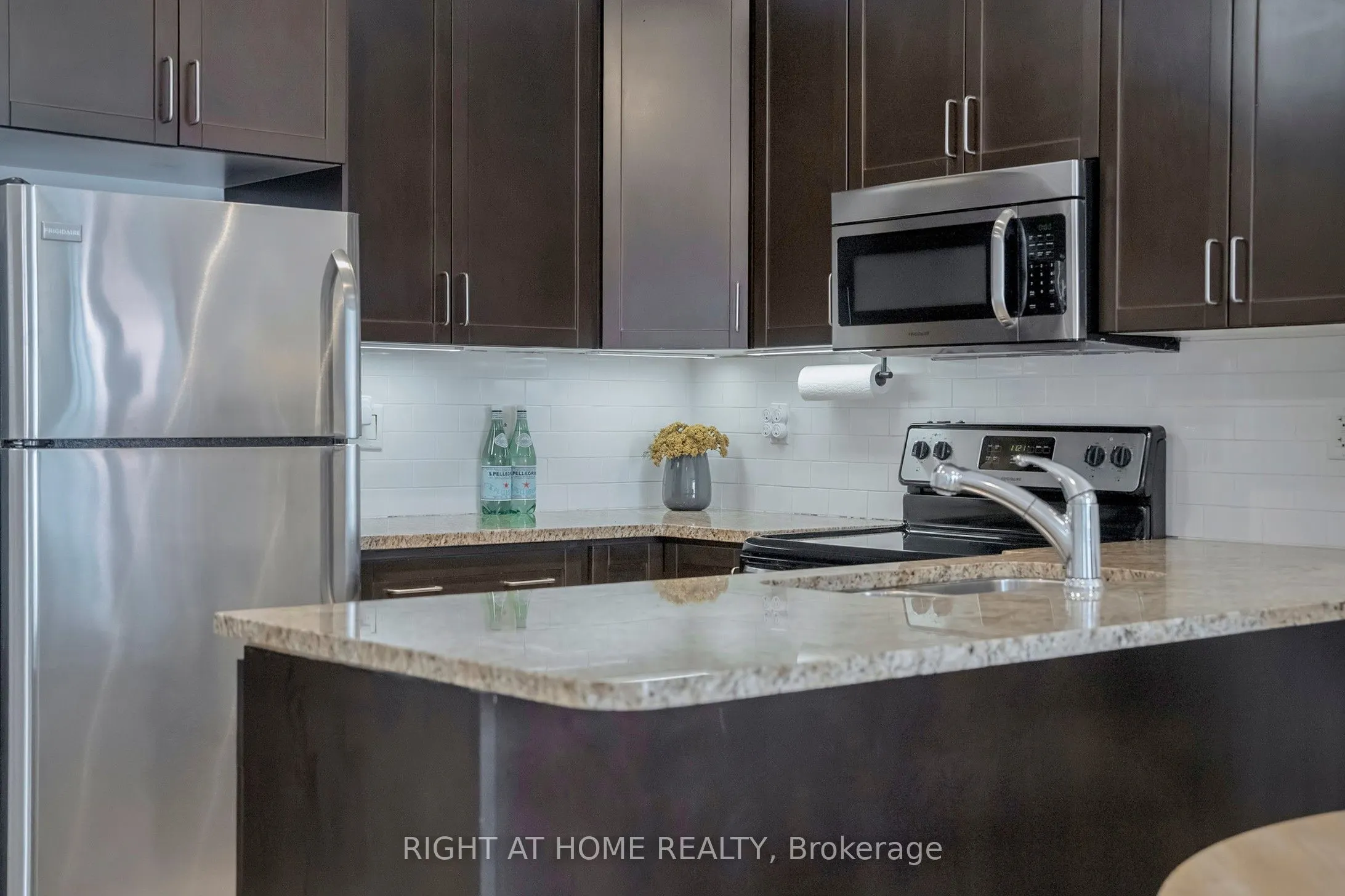 180 John West Way, #422