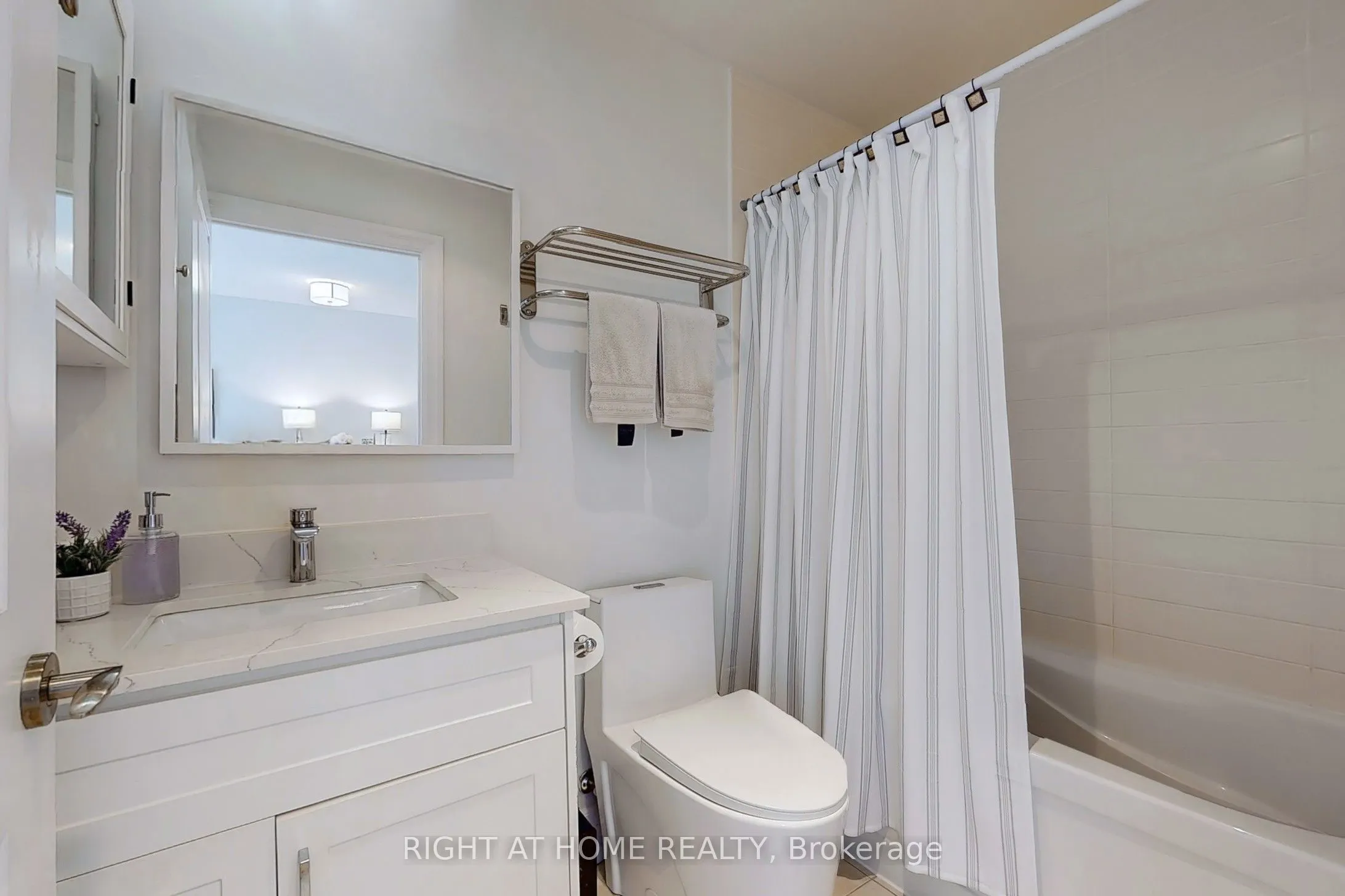 180 John West Way, #422