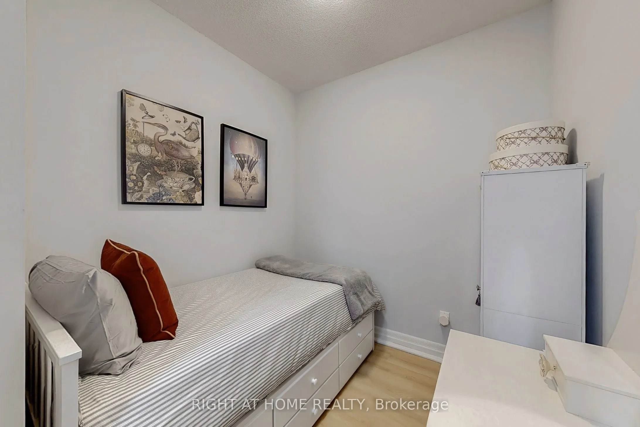 180 John West Way, #422