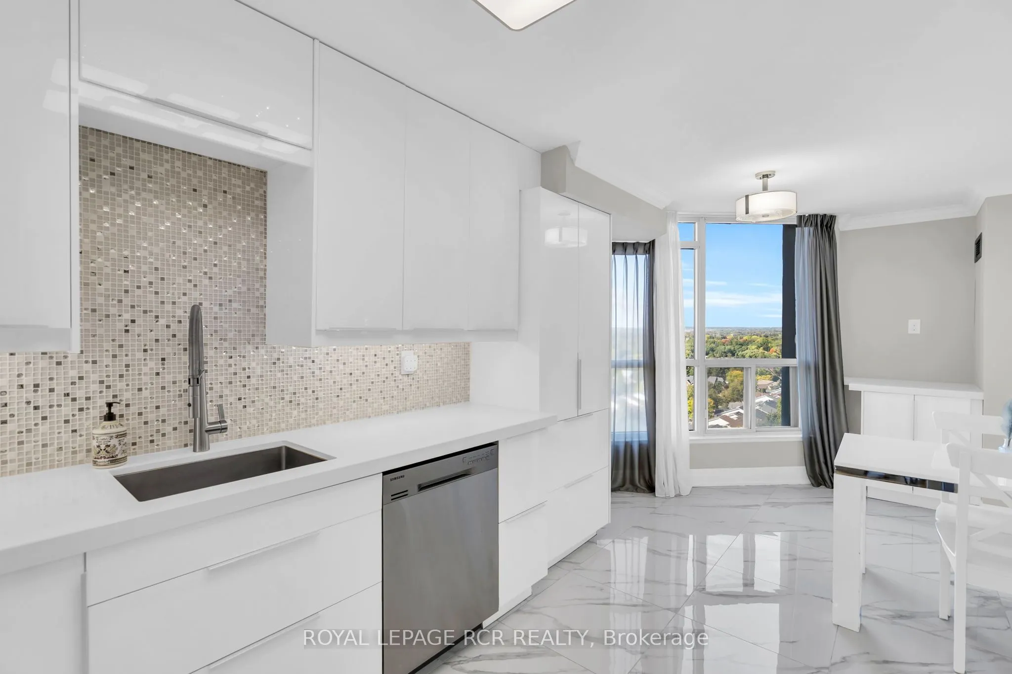 1 Clark Avenue W, #1607