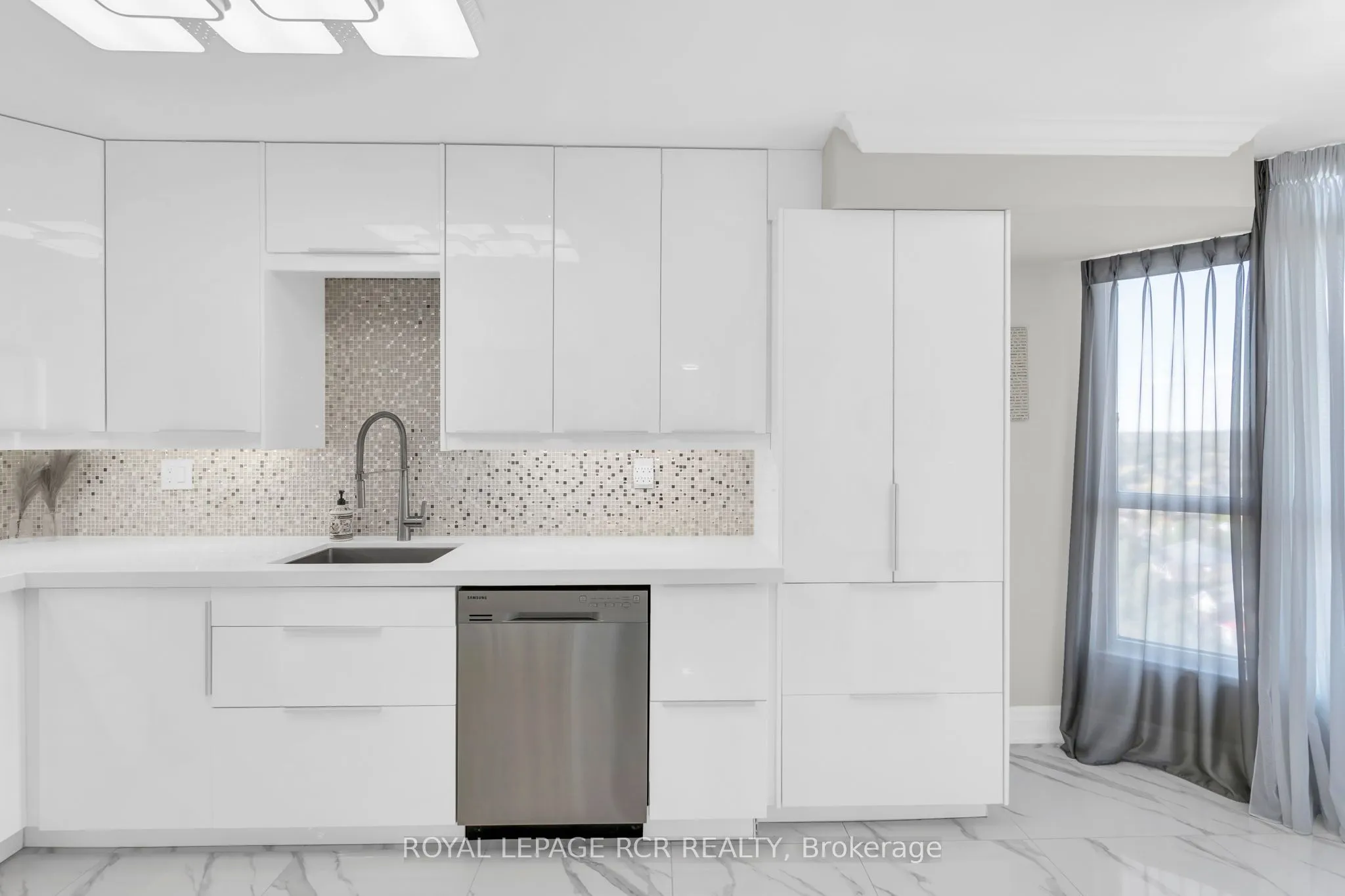 1 Clark Avenue W, #1607