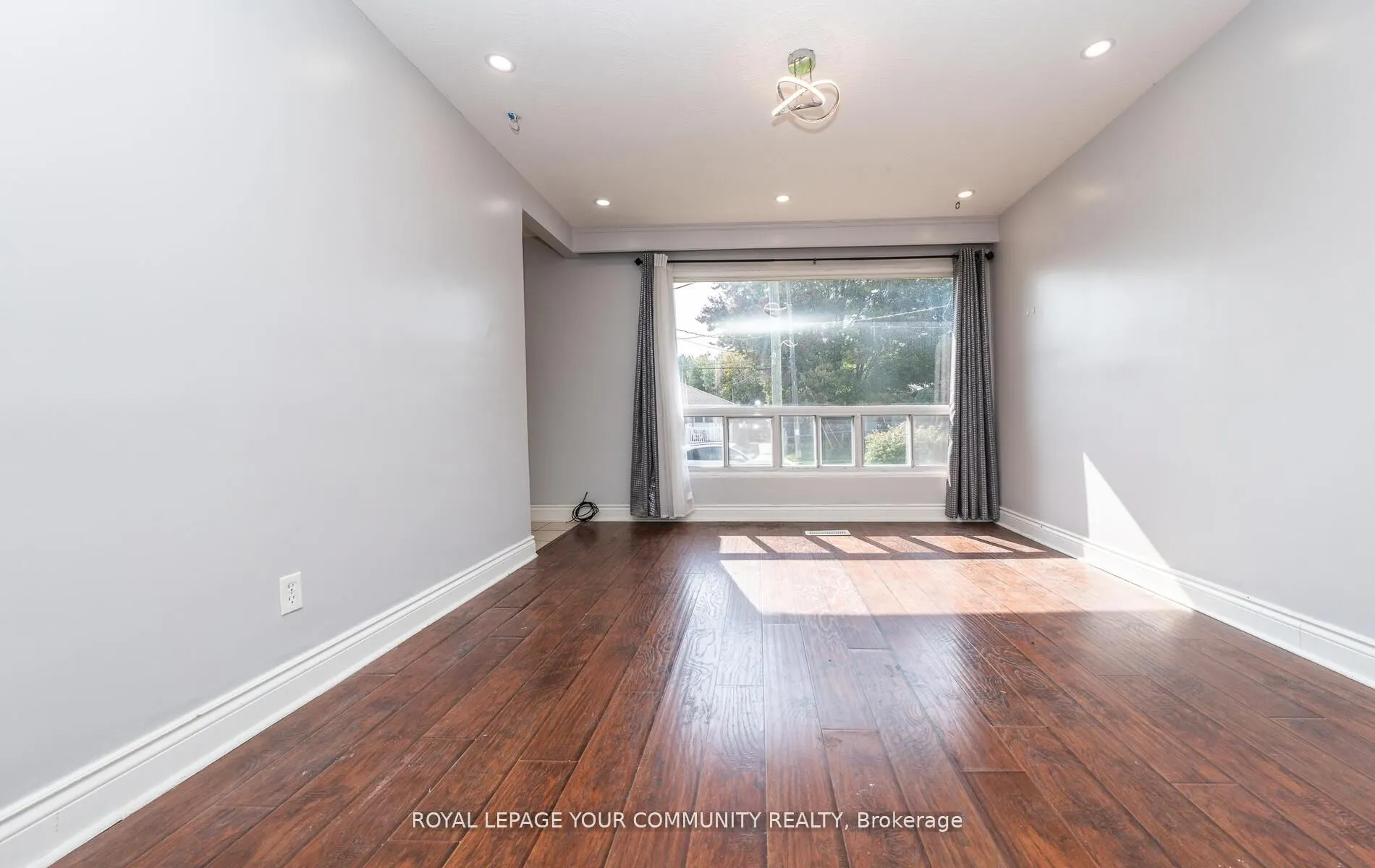 53 Newbury Drive