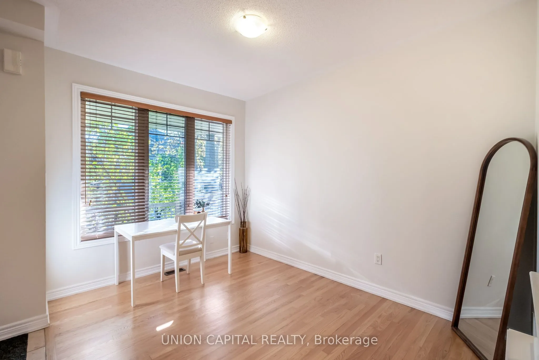 8 Stookes Crescent