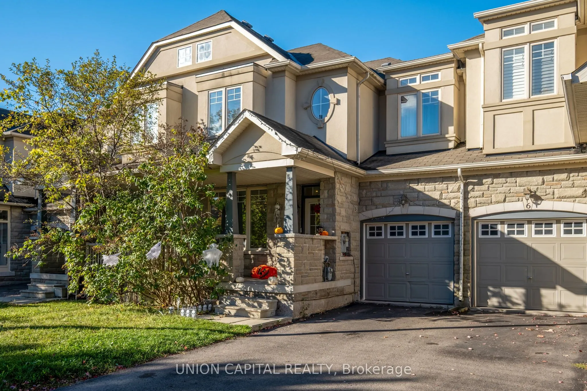 8 Stookes Crescent