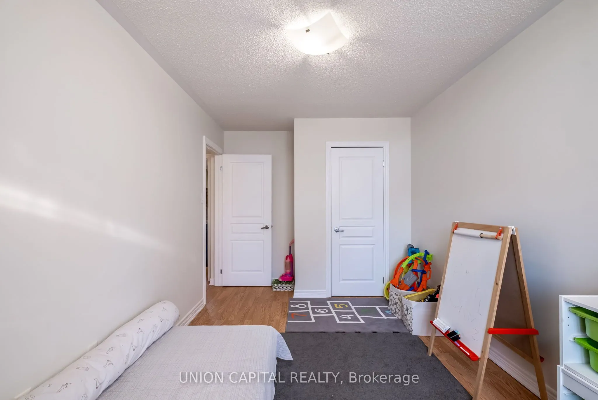 8 Stookes Crescent