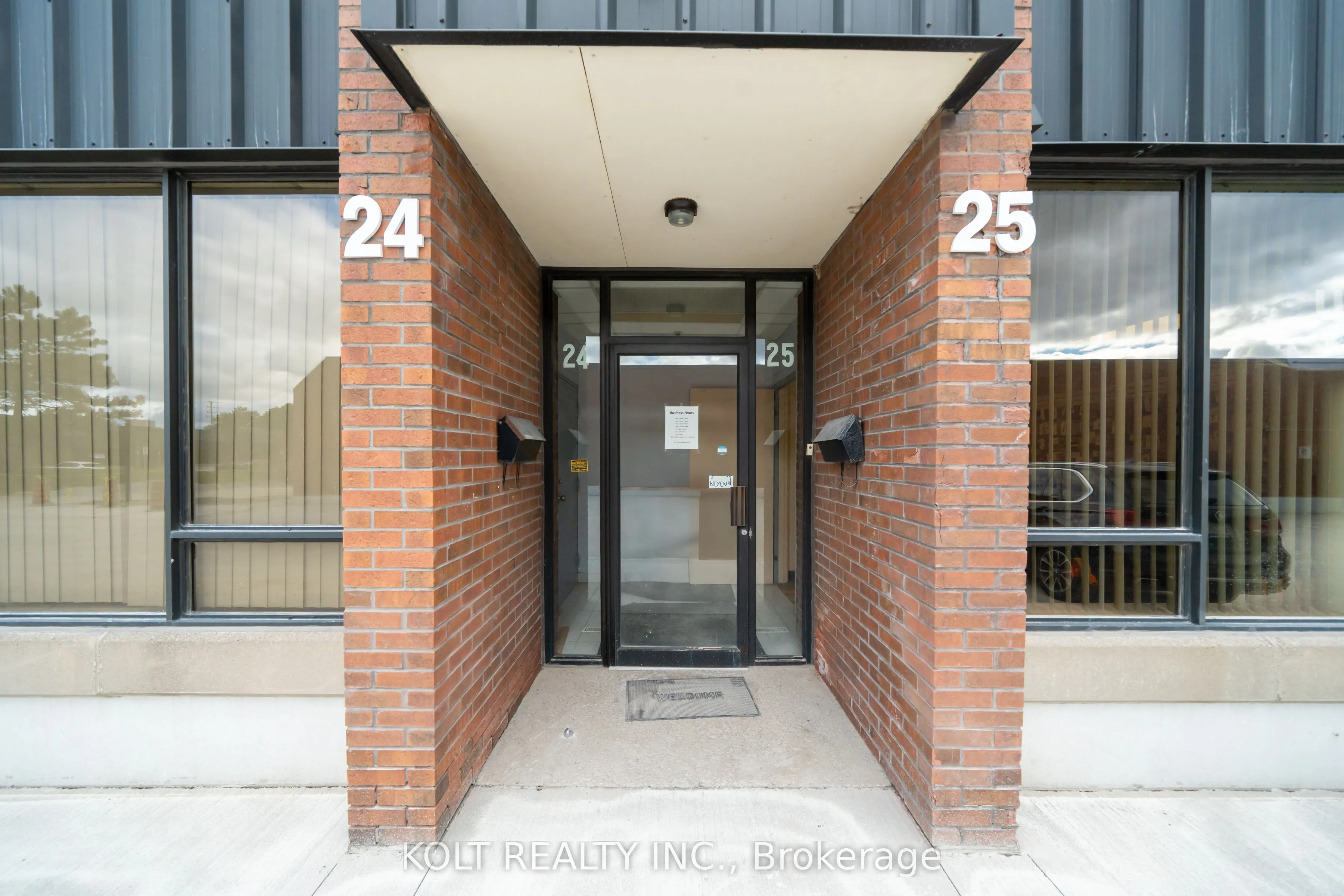 300 Esna Park Drive, #24/25