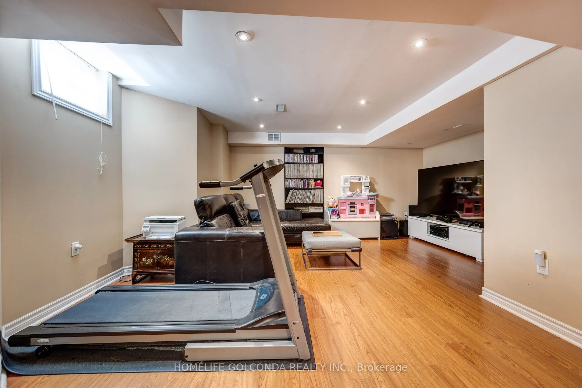 77 Arco Circle