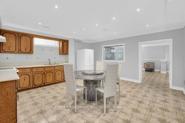 99 Willis Road, #Lower